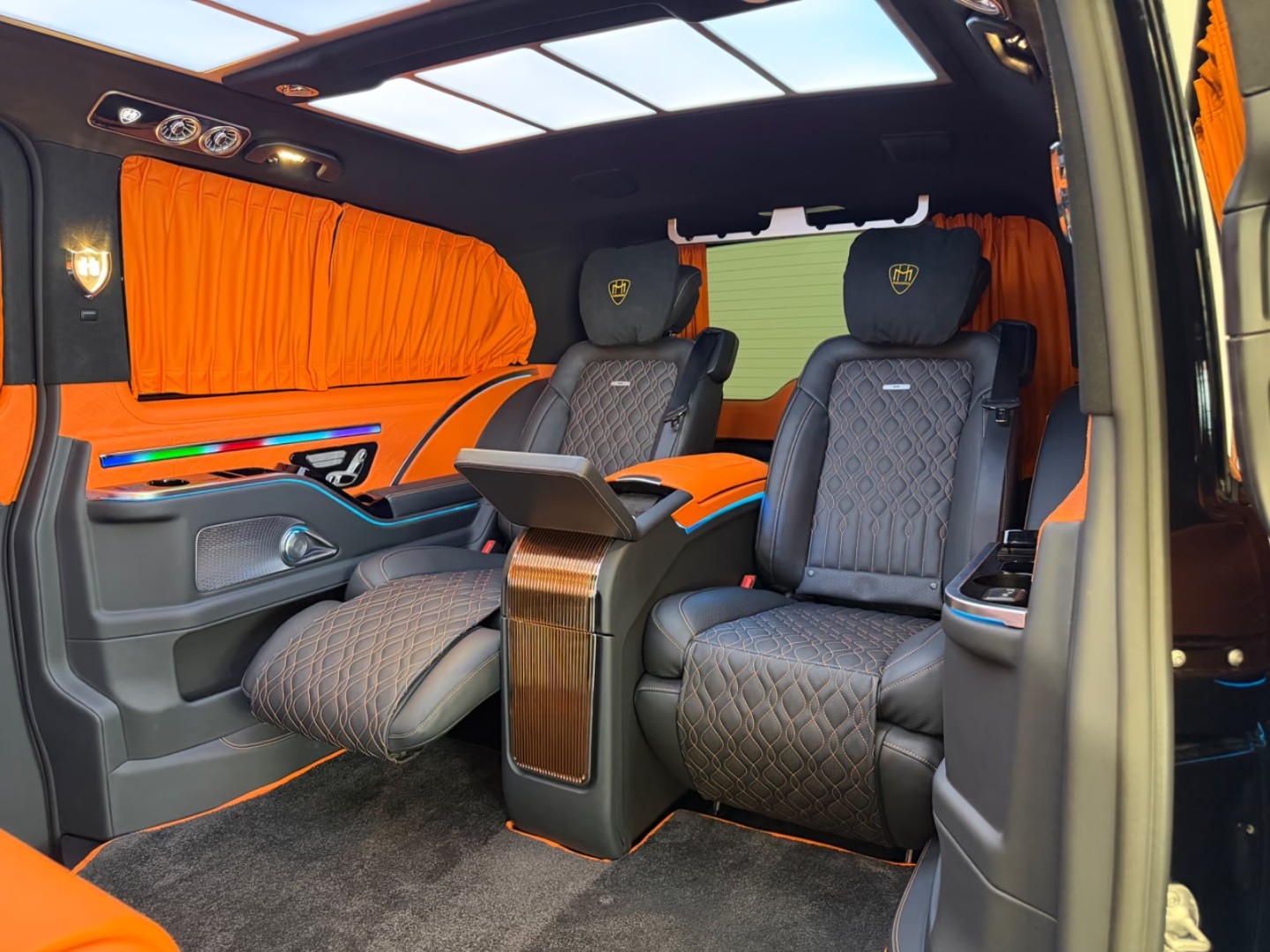 MERCEDES-BENZ V 300 d Extra-Lang 4matic Exclusive FALCON ST. MORITZ V.I.P-showroom-element-2