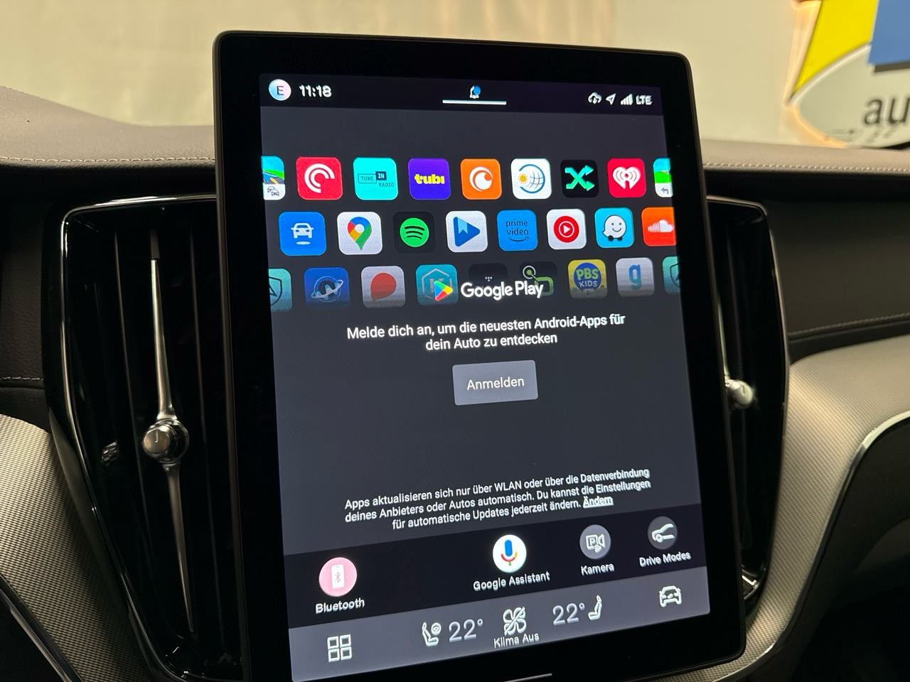 VOLVO XC60 T8 eAWD PluginHybrid Black Edition Geartronic-image-12