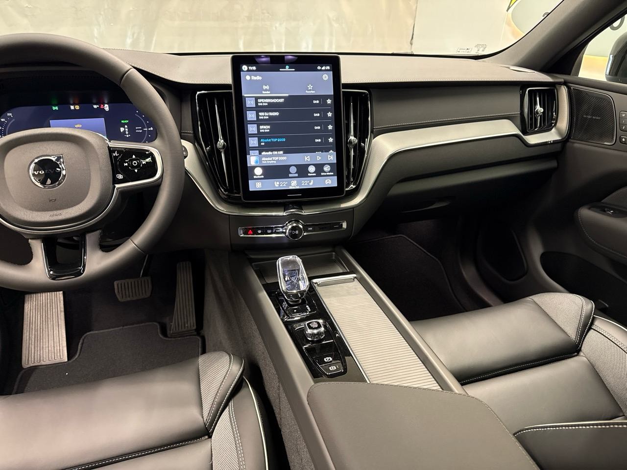 VOLVO XC60 T8 eAWD PluginHybrid Black Edition Geartronic-image-6