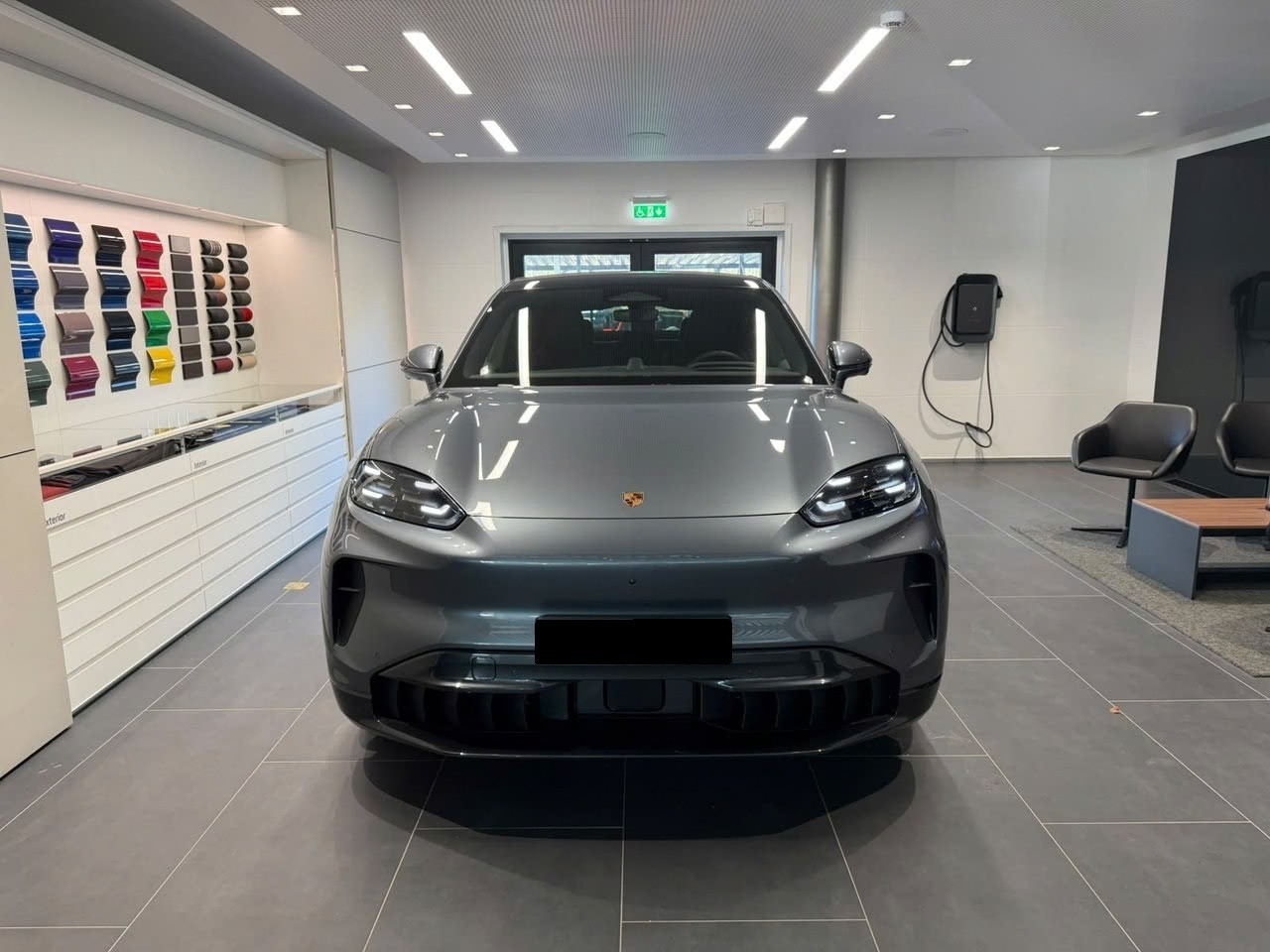 PORSCHE Cayenne Coupe Electric 113 kWh-showroom-element-1
