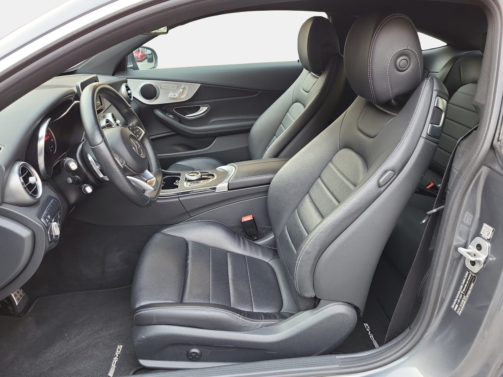 MERCEDES-BENZ C 250 Coupé AMG Line 9G-tronic-image-8