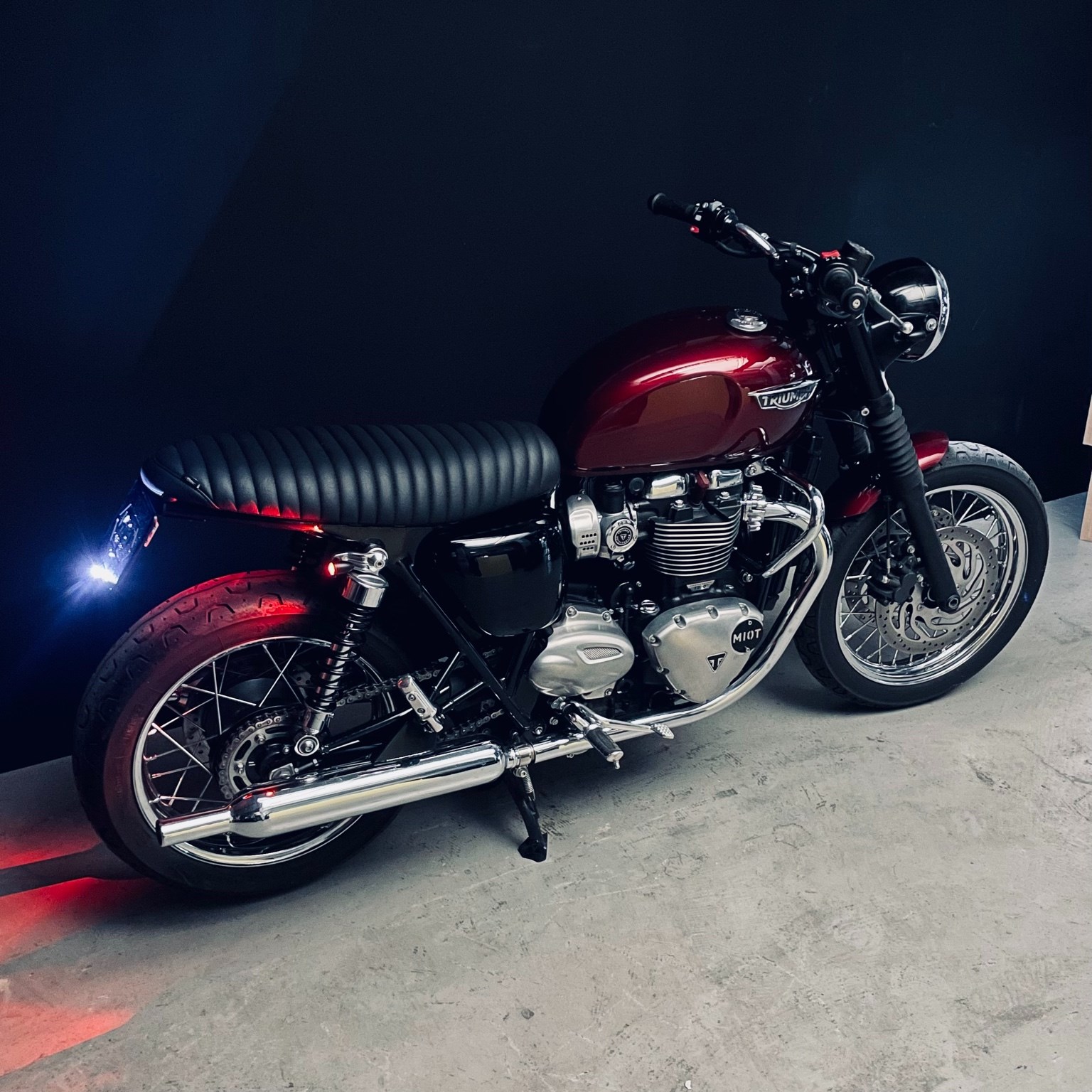 TRIUMPH Bonneville T120 ABS-image-5