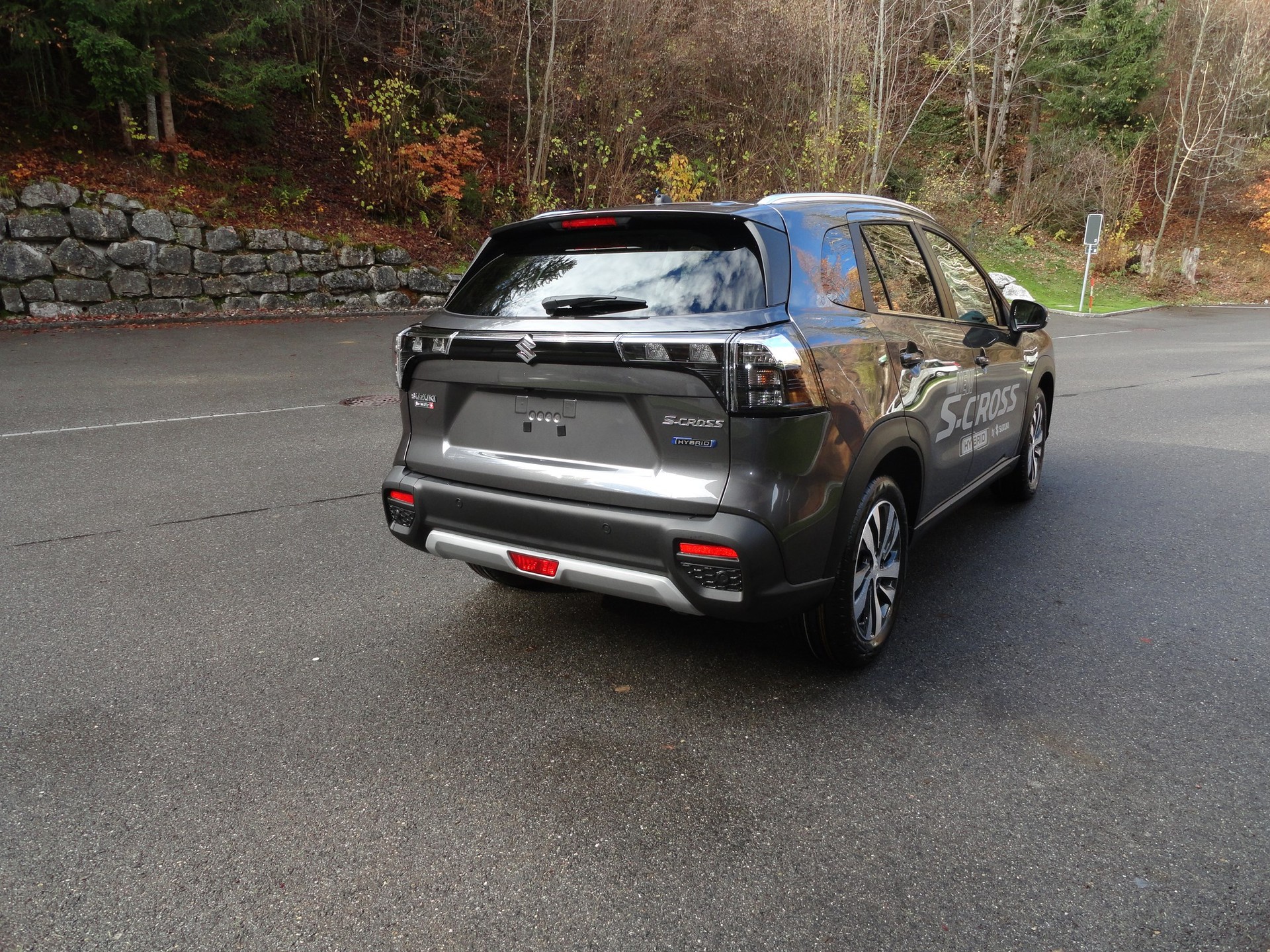 SUZUKI S-Cross 1.5 Compact Top Hybrid-image-4