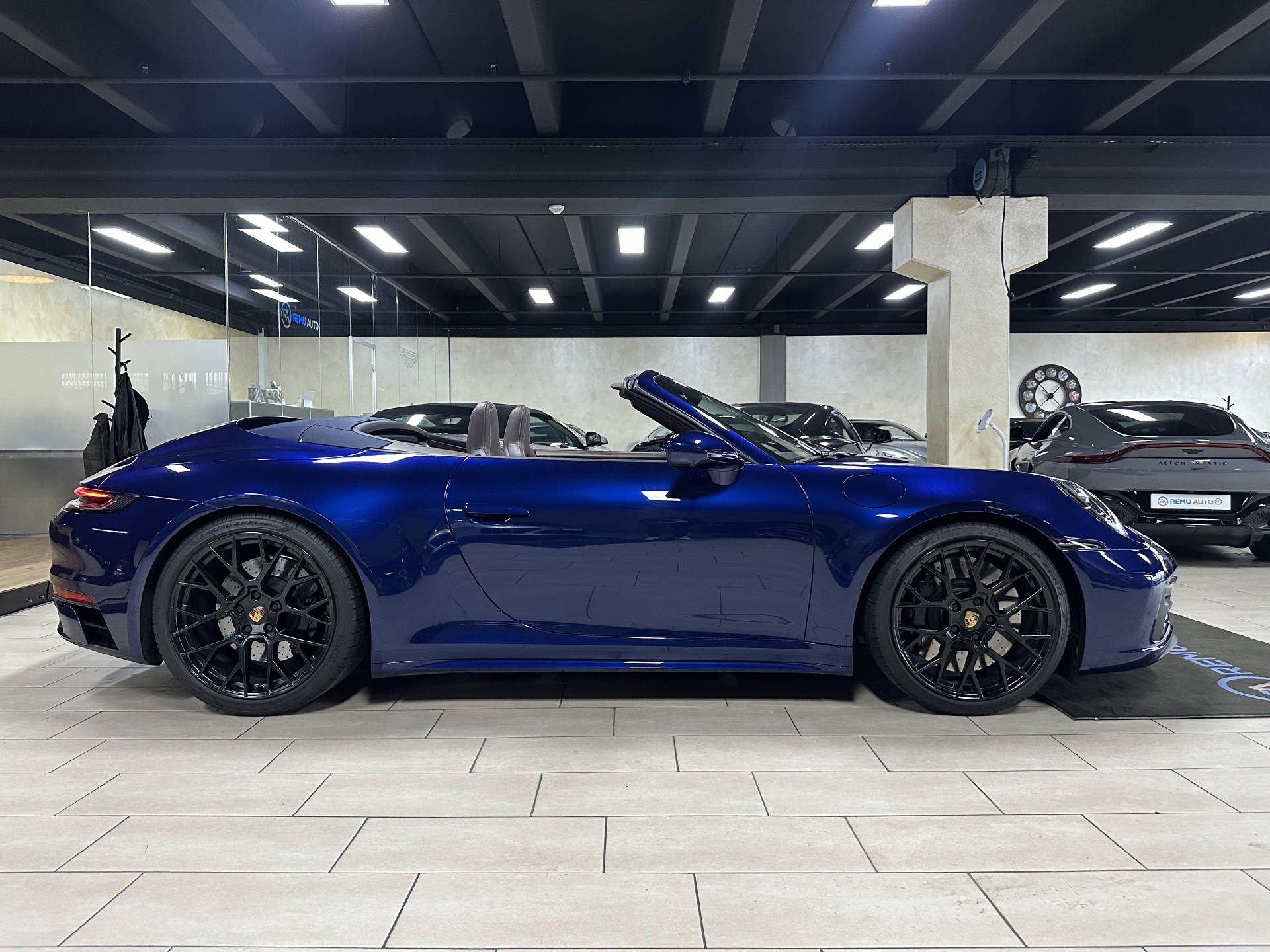 PORSCHE 911 Carrera GTS Cabriolet PDK-showroom-element-1
