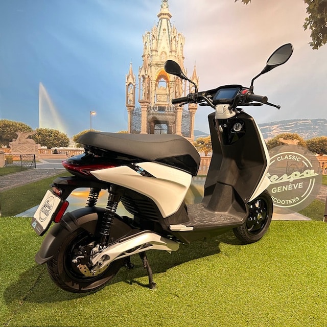PIAGGIO Piaggio 1 plus 45km/h Full Electric-image-2