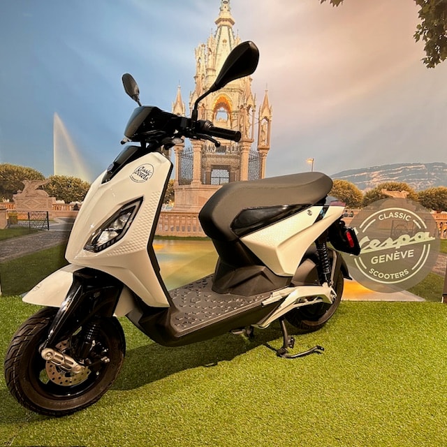PIAGGIO Piaggio 1 plus 45km/h Full Electric-image-1