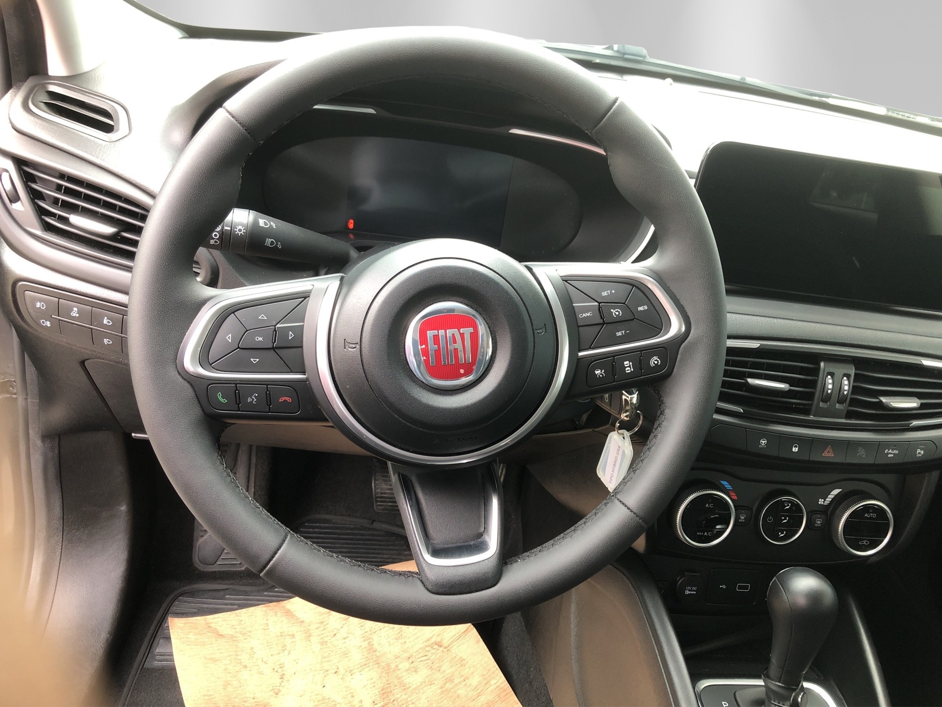 FIAT Tipo 1.5 Hybrid Station Wagon Swiss Edition Cross-image-10