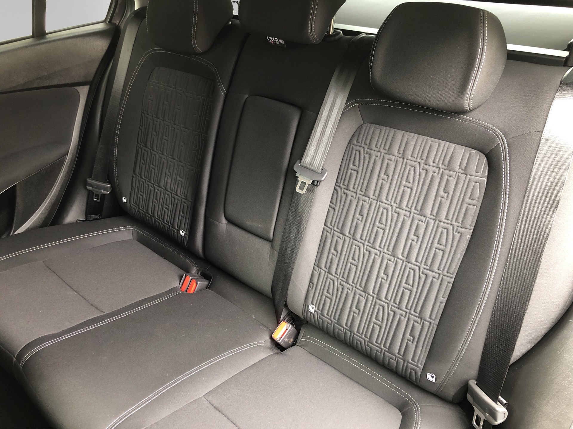 FIAT Tipo 1.5 Hybrid Station Wagon Swiss Edition Cross-image-9