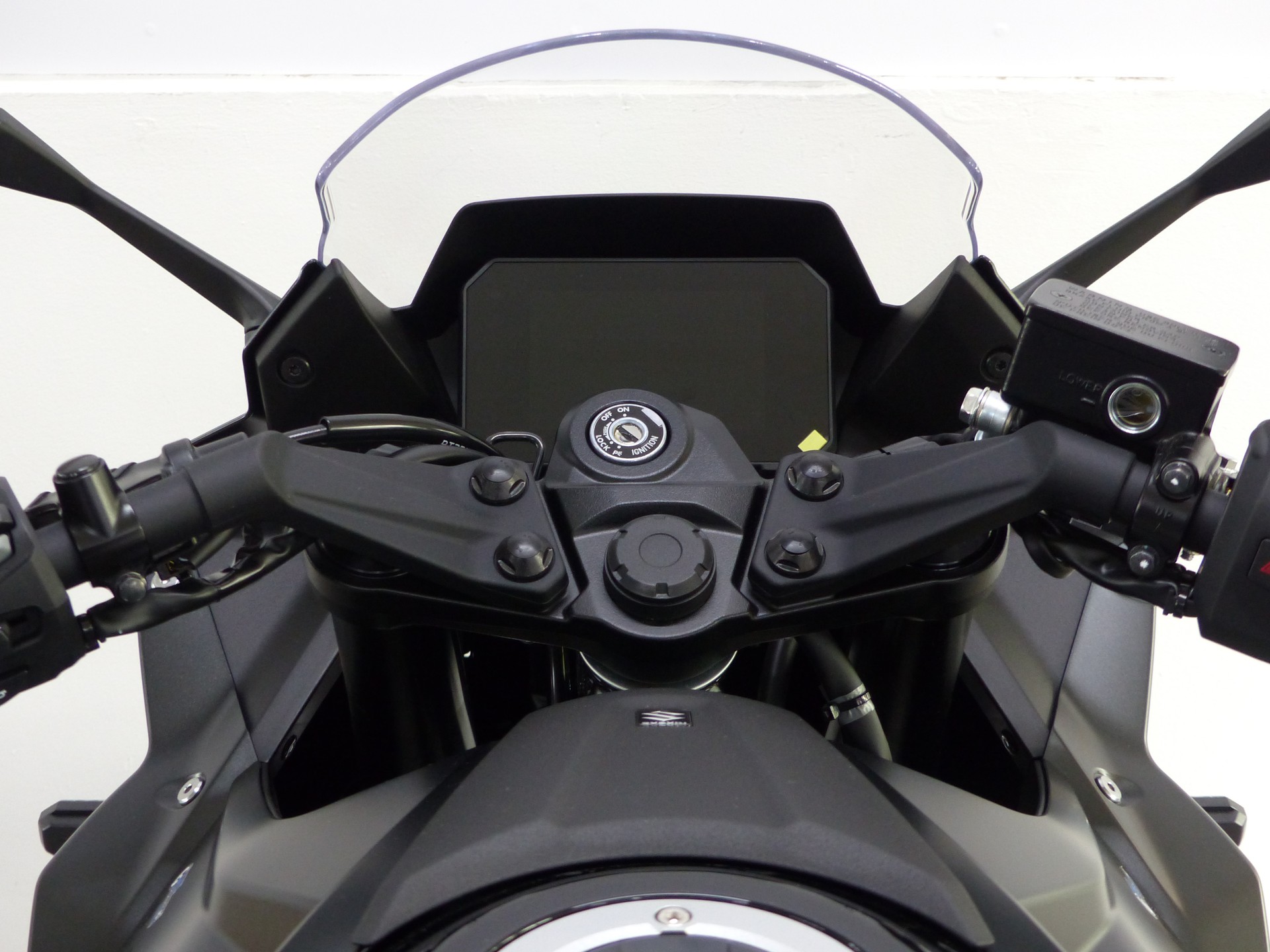 SUZUKI GSX 8 R ABS-image-4