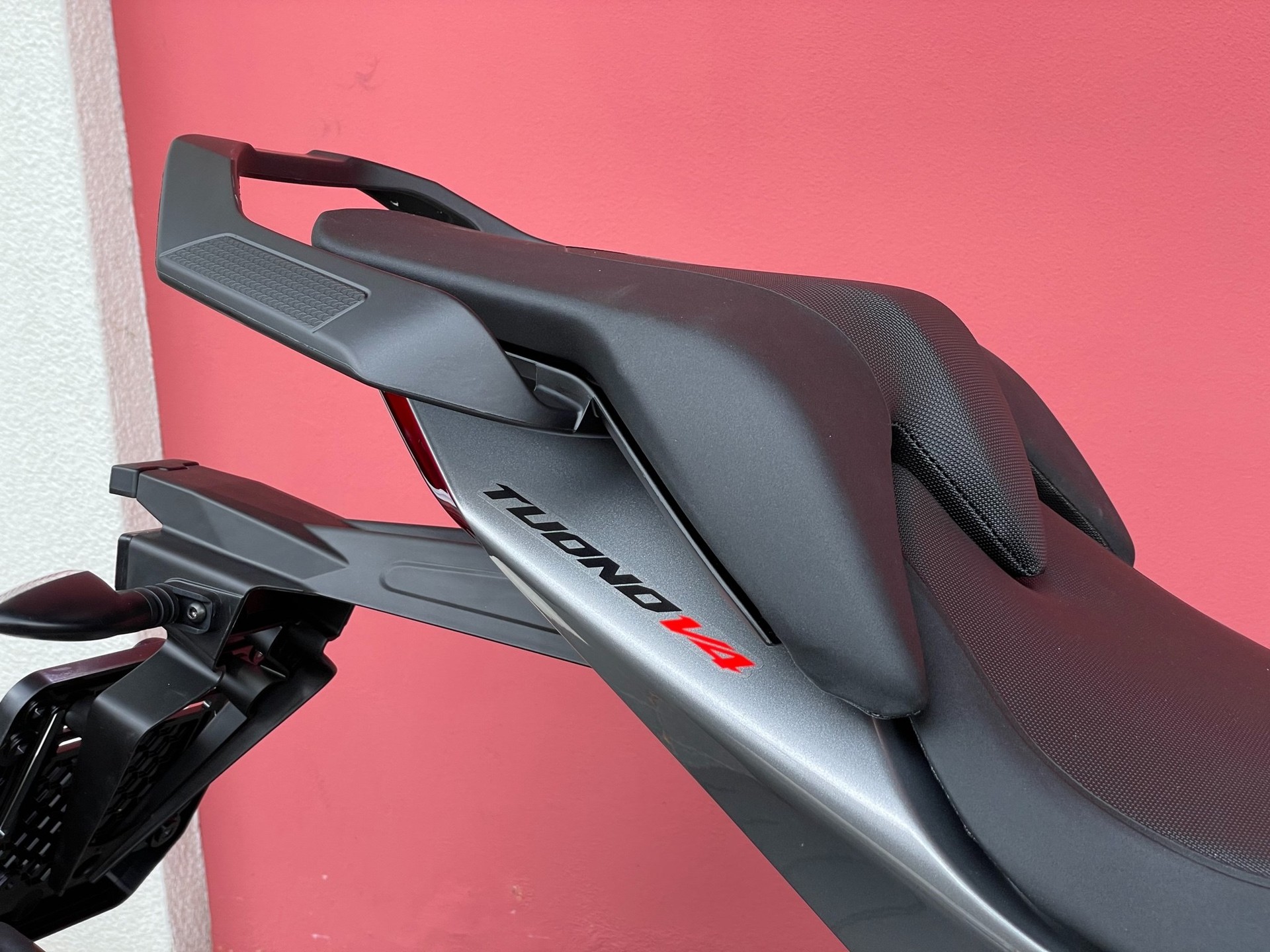 APRILIA Tuono V4 1100-image-11