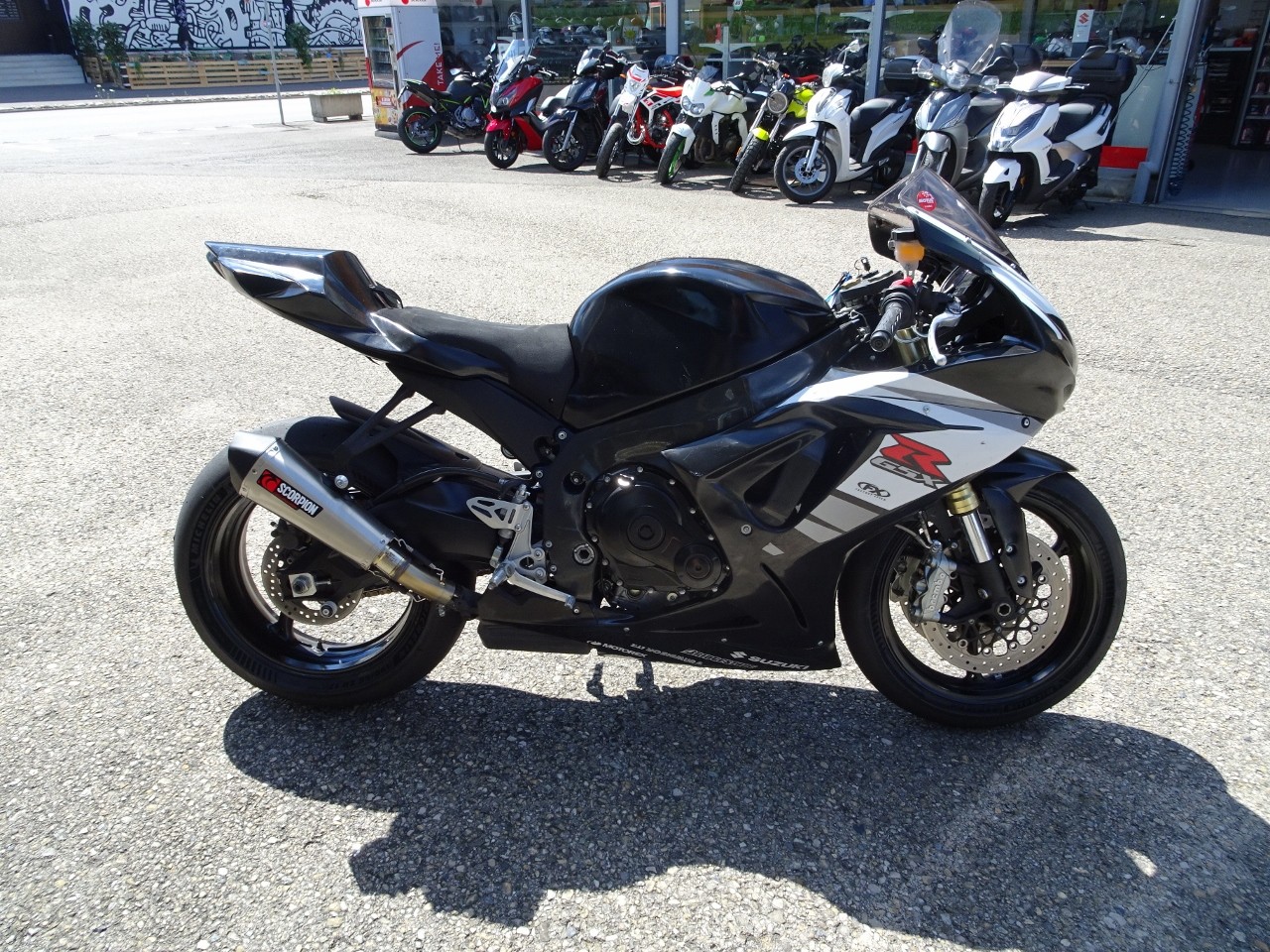 SUZUKI GSX-R 750 L1 Circuit-image-1