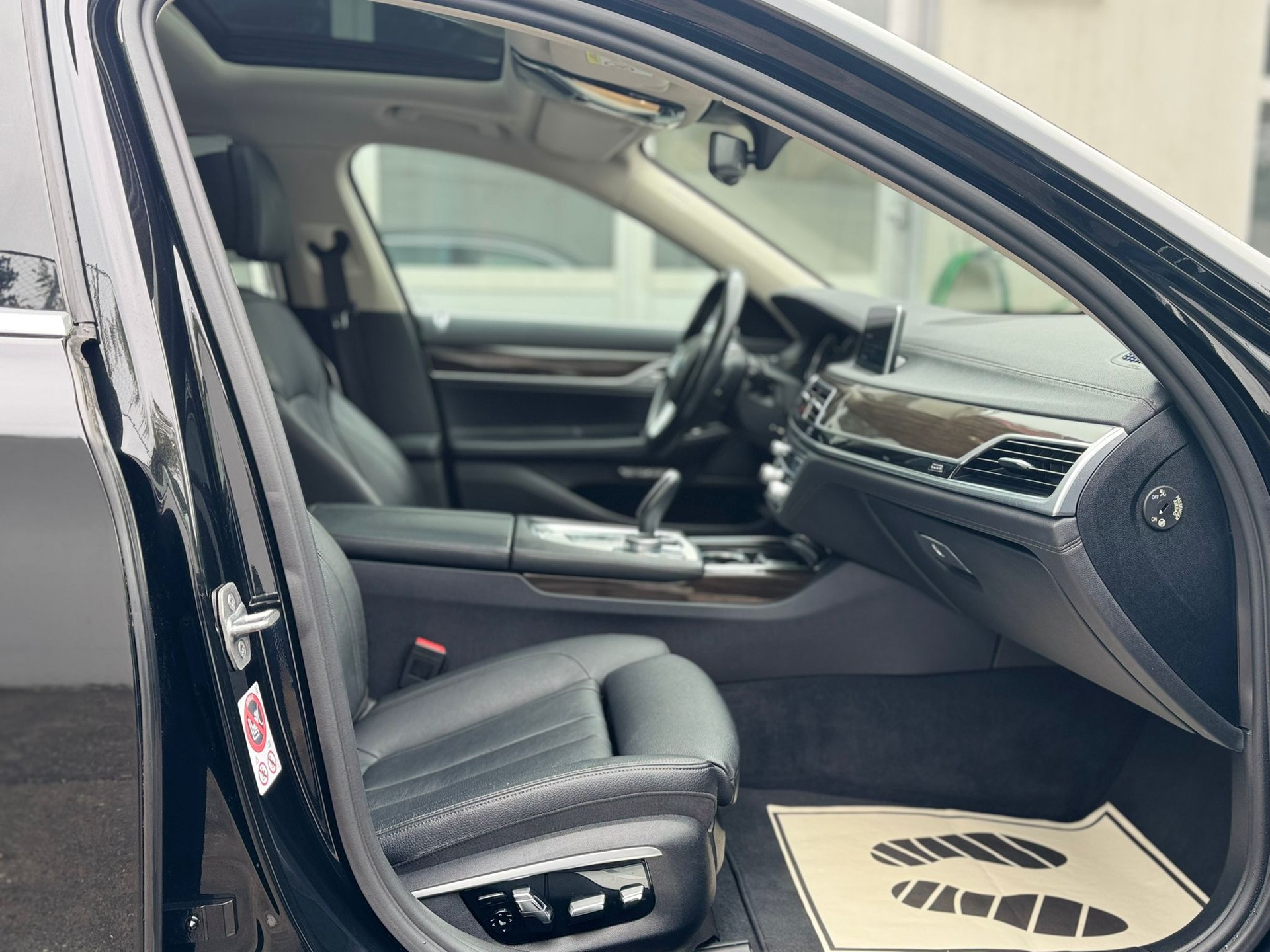 BMW 730Ld xDrive Steptronic-image-8