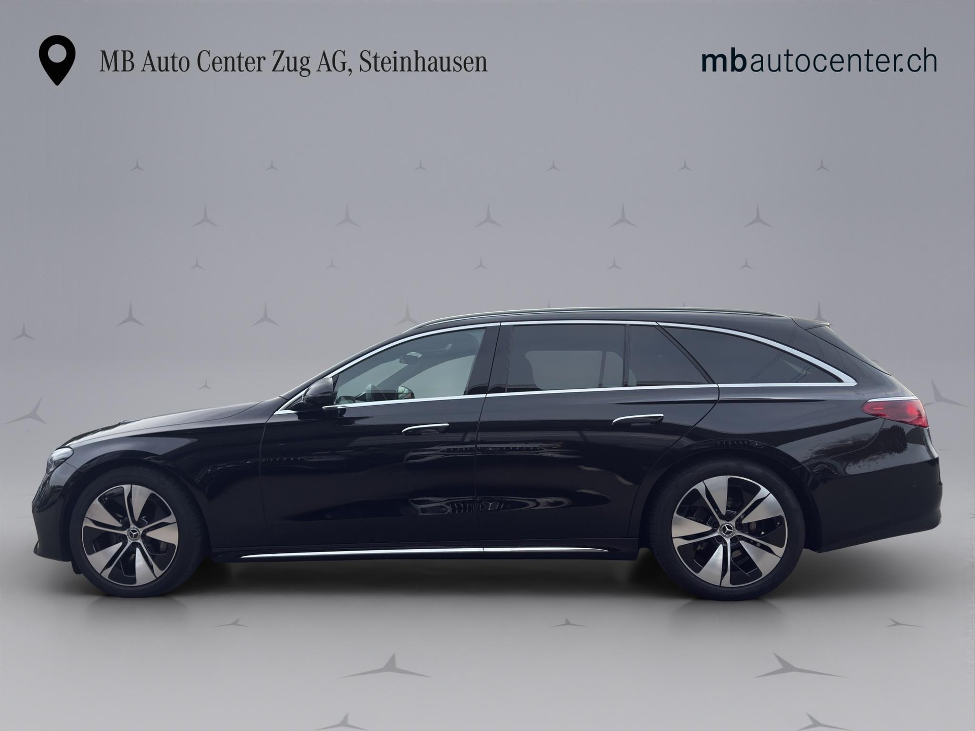 MERCEDES-BENZ E 220 d Exclusive 4matic Kombi-showroom-element-1