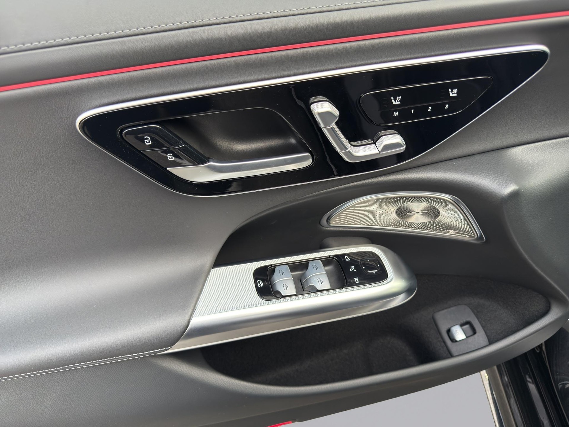 MERCEDES-BENZ E 220 d Exclusive 4matic Kombi-image-10