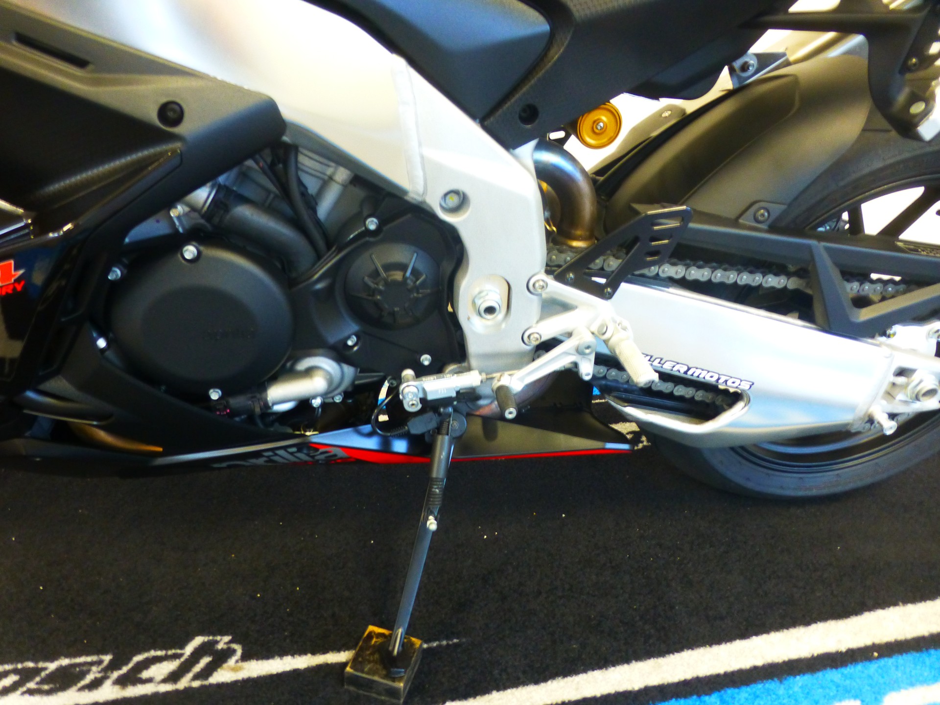APRILIA RSV4 1100 E5+ Factory-image-8