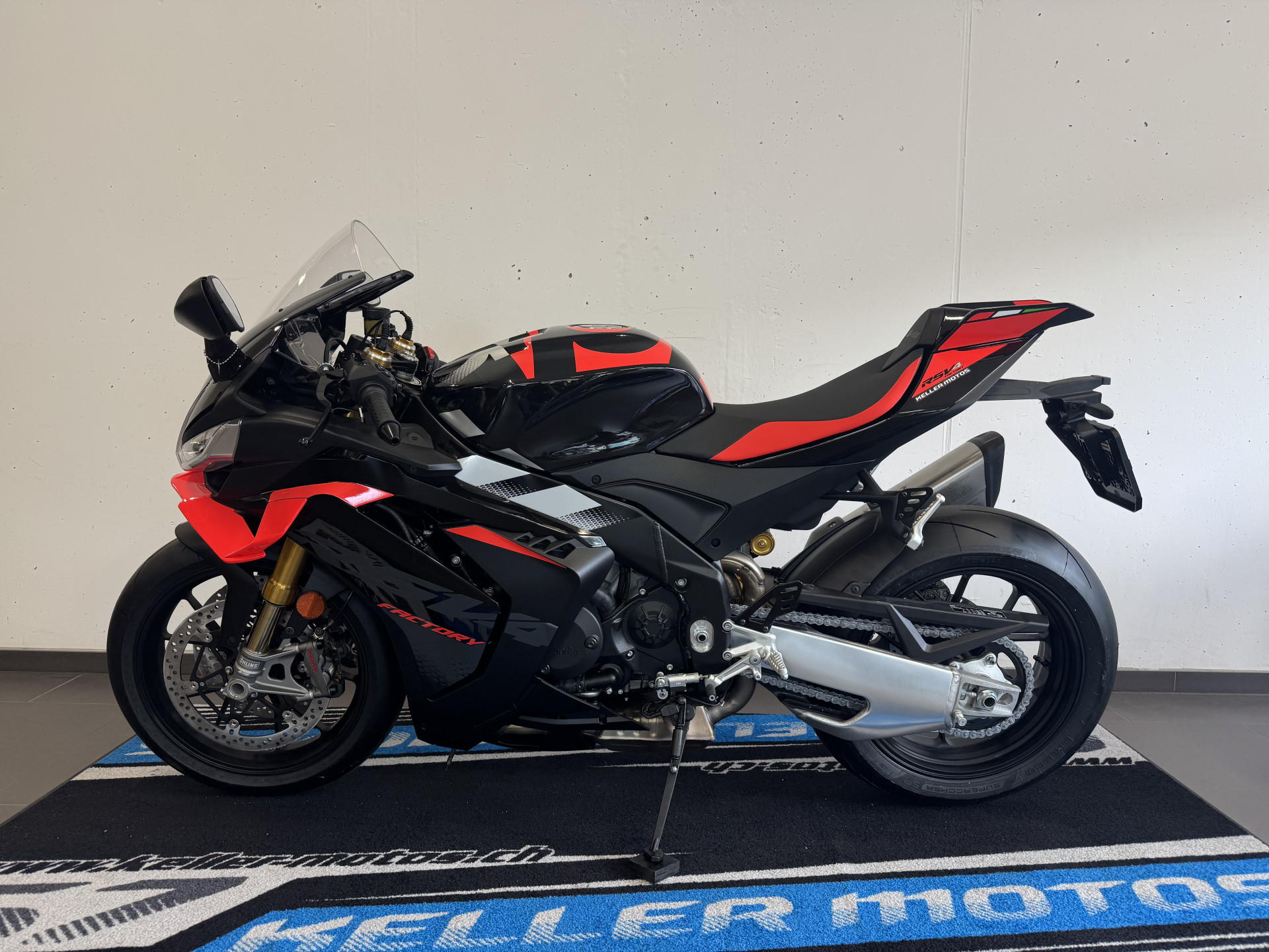 APRILIA RSV4 1100 E5+ Factory-image-1