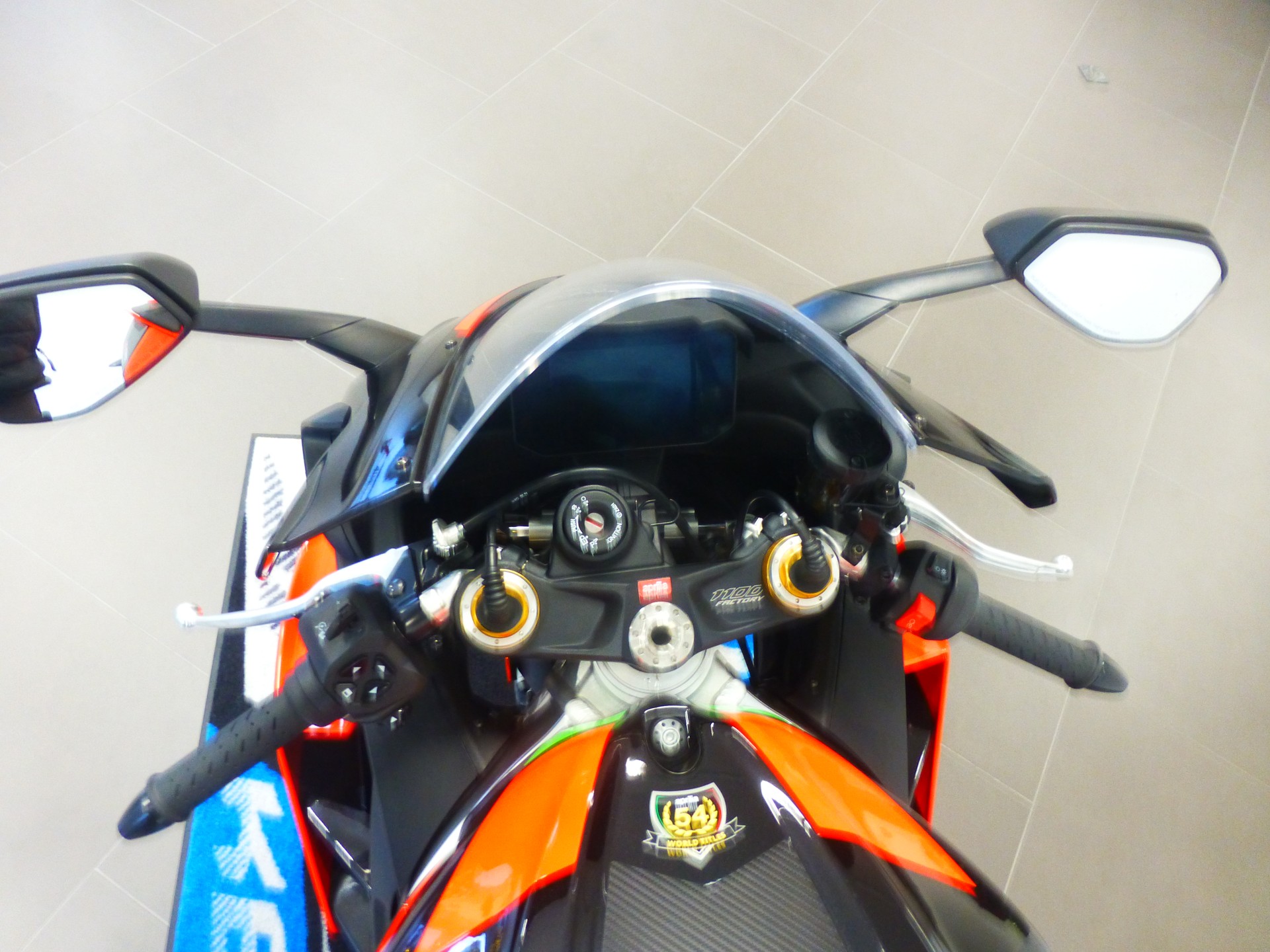 APRILIA RSV4 1100 E5+ Factory-image-9