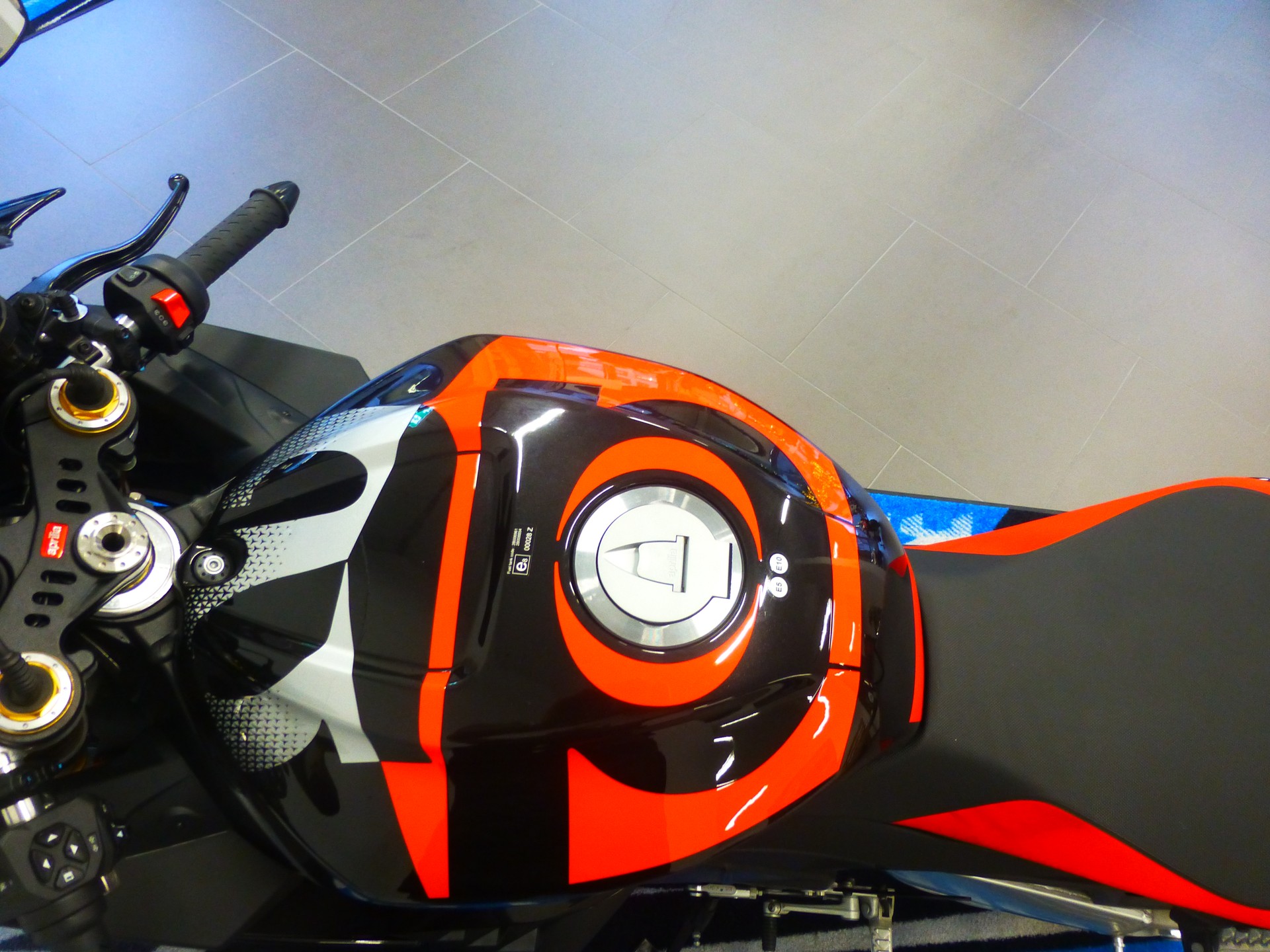 APRILIA RSV4 1100 E5+ Factory-image-13