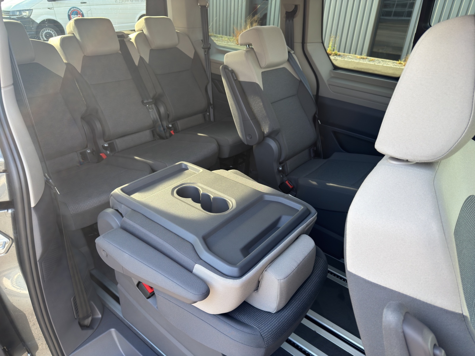 VW Multivan 1.5 eHybrid Liberty 4Motion DSG-image-12