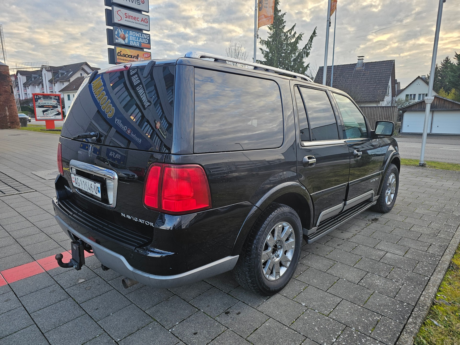 LINCOLN Navigator-image-3