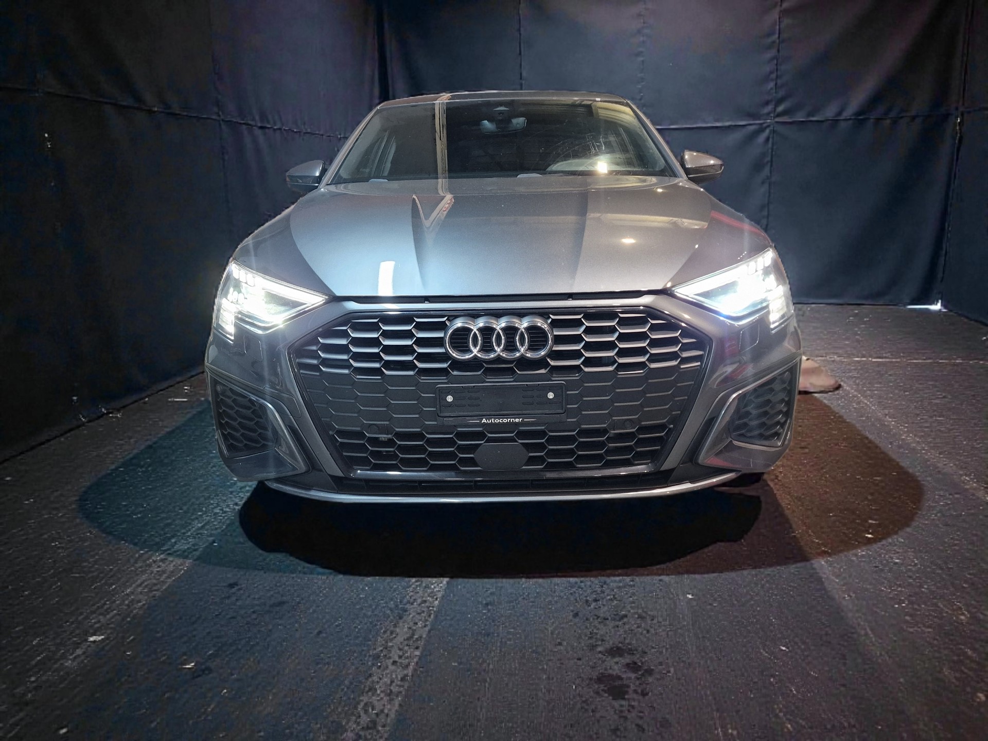AUDI A3 Sportback 40 TFSI e S line S-tronic-showroom-element-2