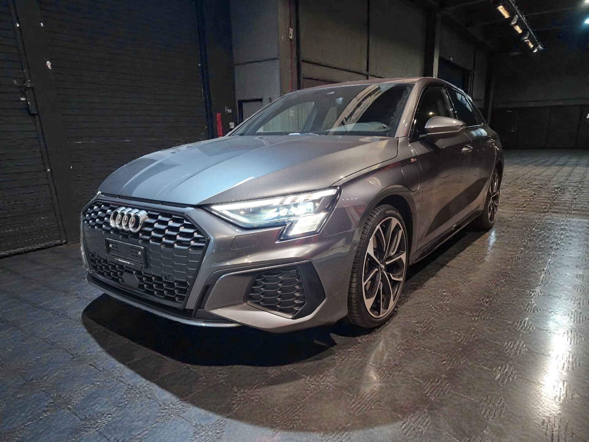 AUDI A3 Sportback 40 TFSI e S line S-tronic-showroom-element-3