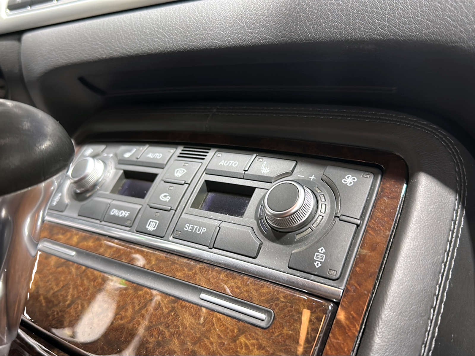 AUDI S8 5.2 V10 quattro tiptronic-image-19