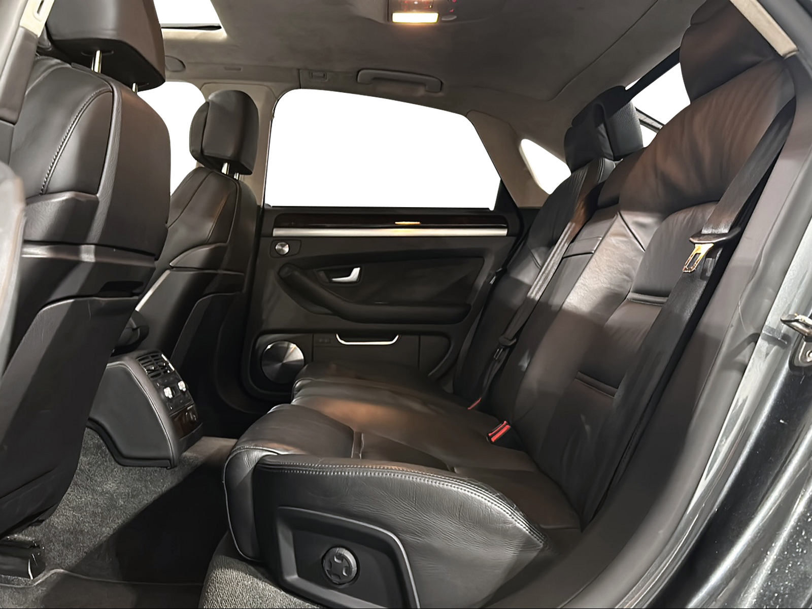 AUDI S8 5.2 V10 quattro tiptronic-image-12