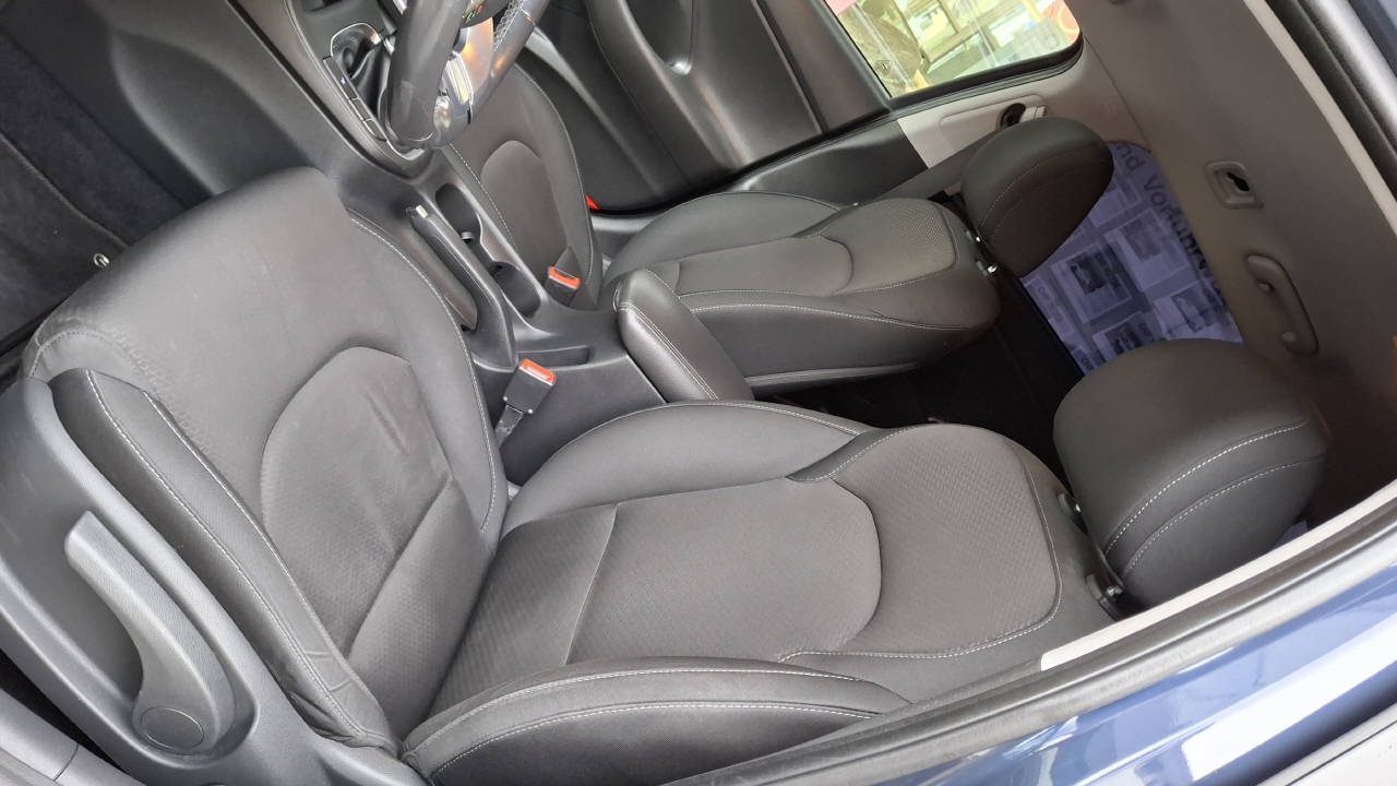 HYUNDAI i30 Wagon 1.0 T-GDi Amplia-image-9
