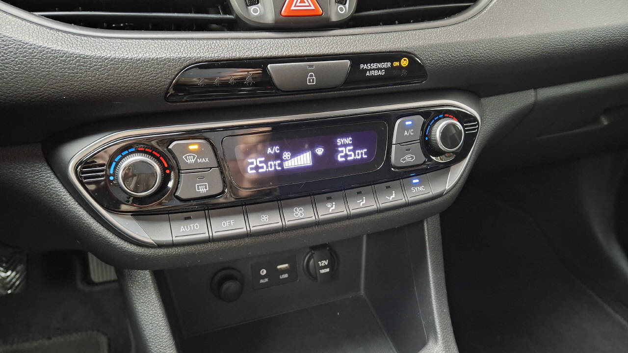 HYUNDAI i30 Wagon 1.0 T-GDi Amplia-image-14