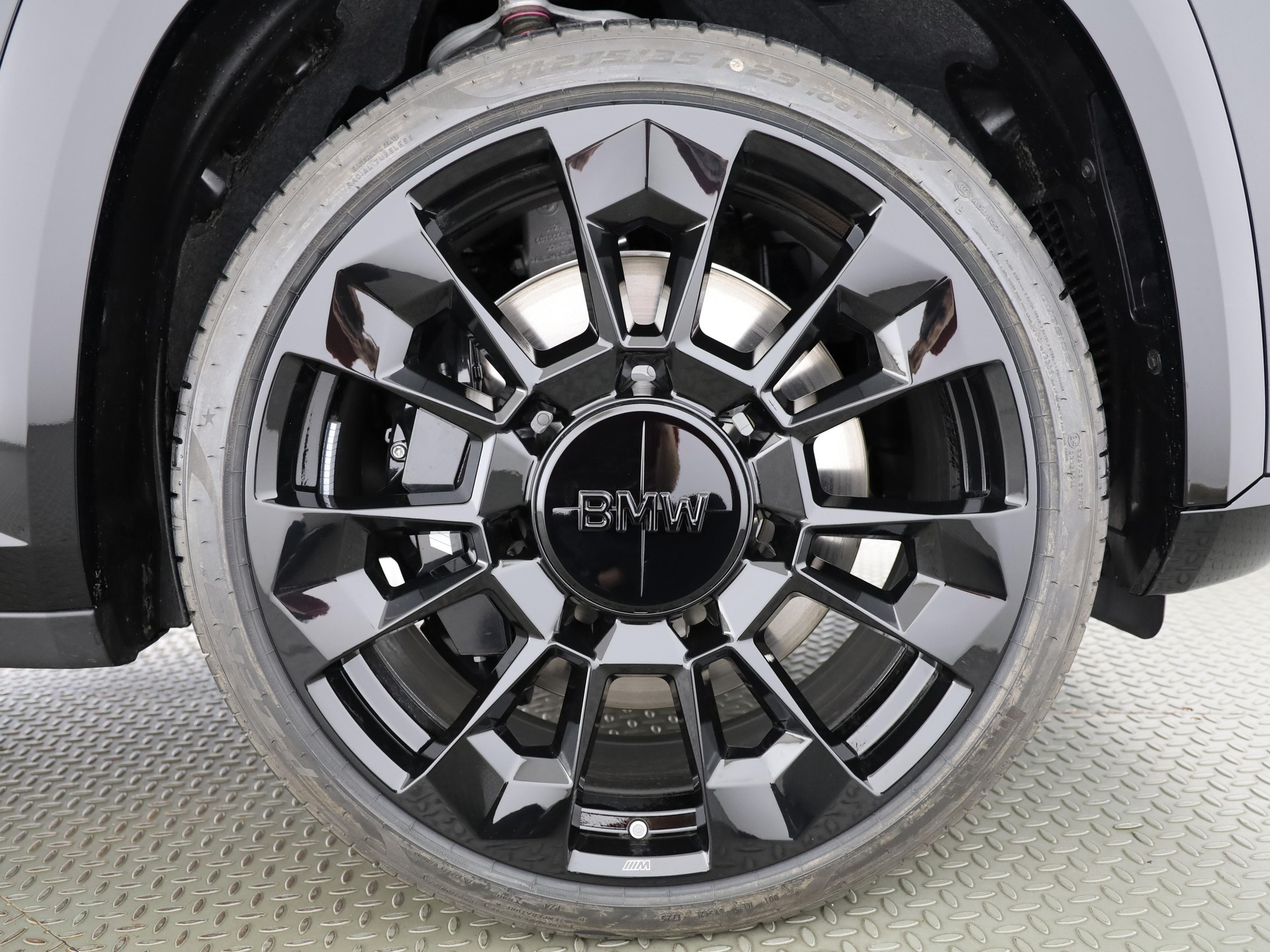 BMW XM 50e Plug-in Hybrid-image-6
