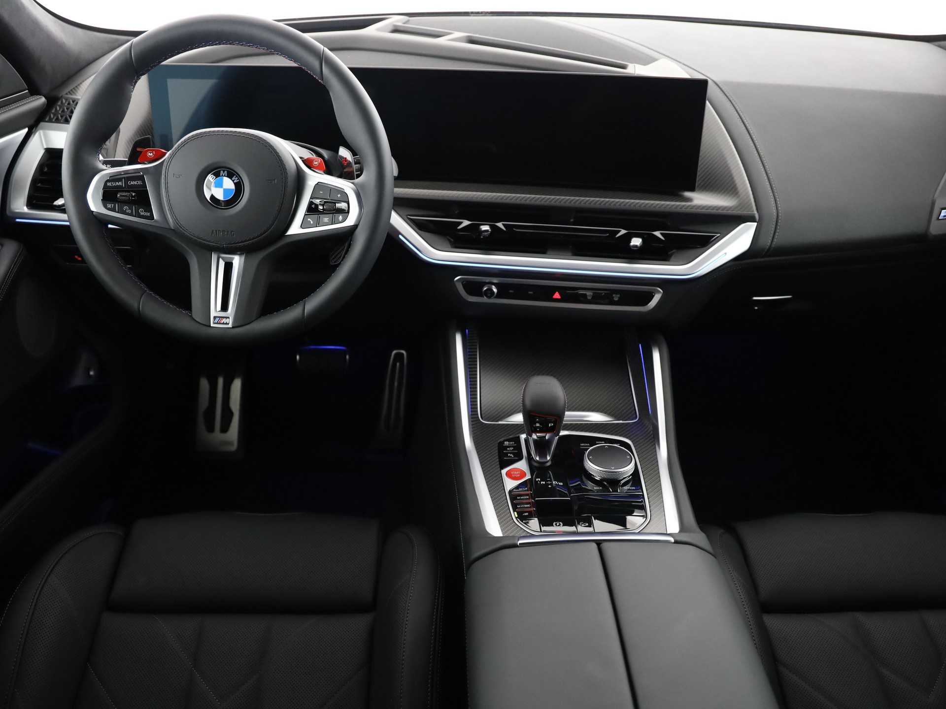 BMW XM 50e Plug-in Hybrid-image-4