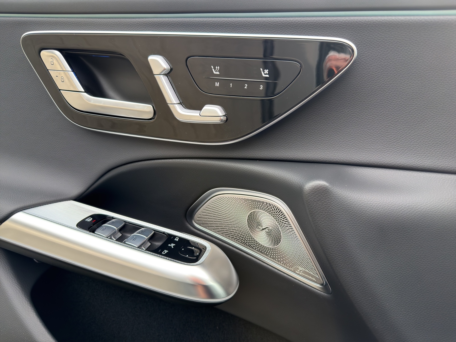 MERCEDES-BENZ E 220 d T 4Matic 9G-Tronic-image-12