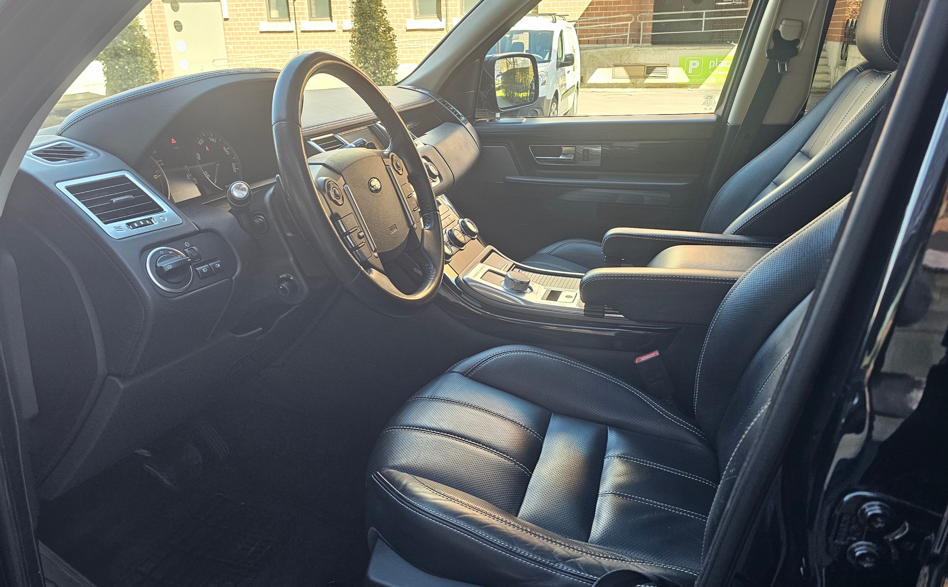 LAND ROVER RANGE ROVER SPORT-image-3