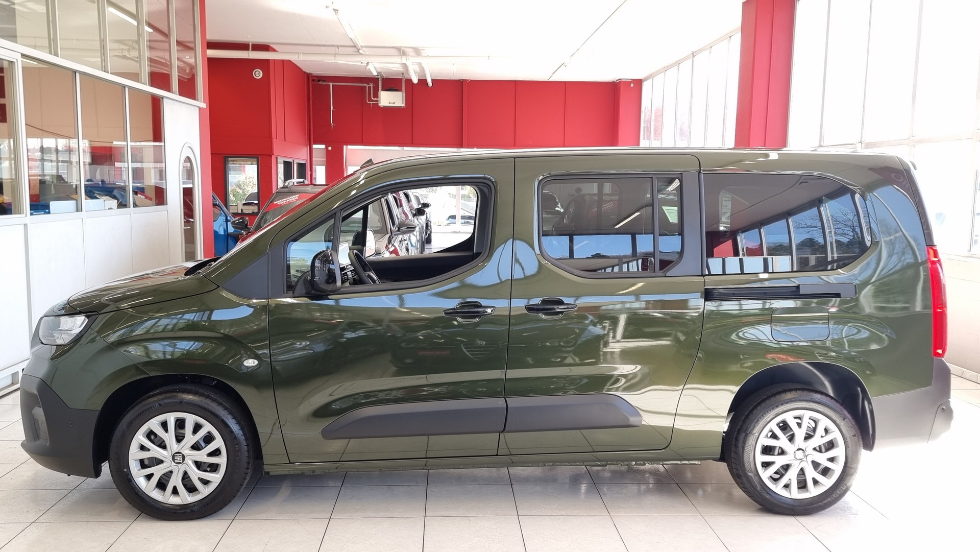 FIAT Doblo L2 1.5 BlueHDi Automat - 7 Plätze-showroom-element-2