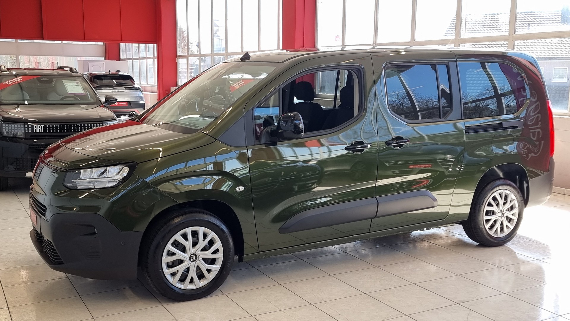 FIAT Doblo L2 1.5 BlueHDi Automat - 7 Plätze-showroom-element-1