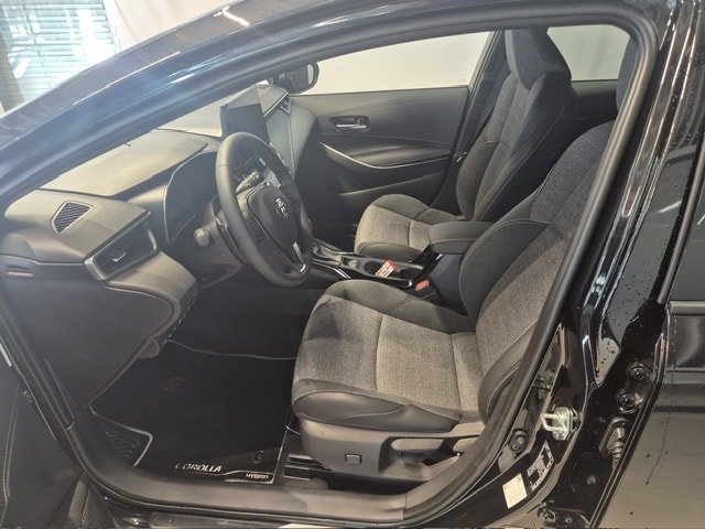 TOYOTA Corolla 2.0 HSD Swiss Edition e- CVT-showroom-element-2