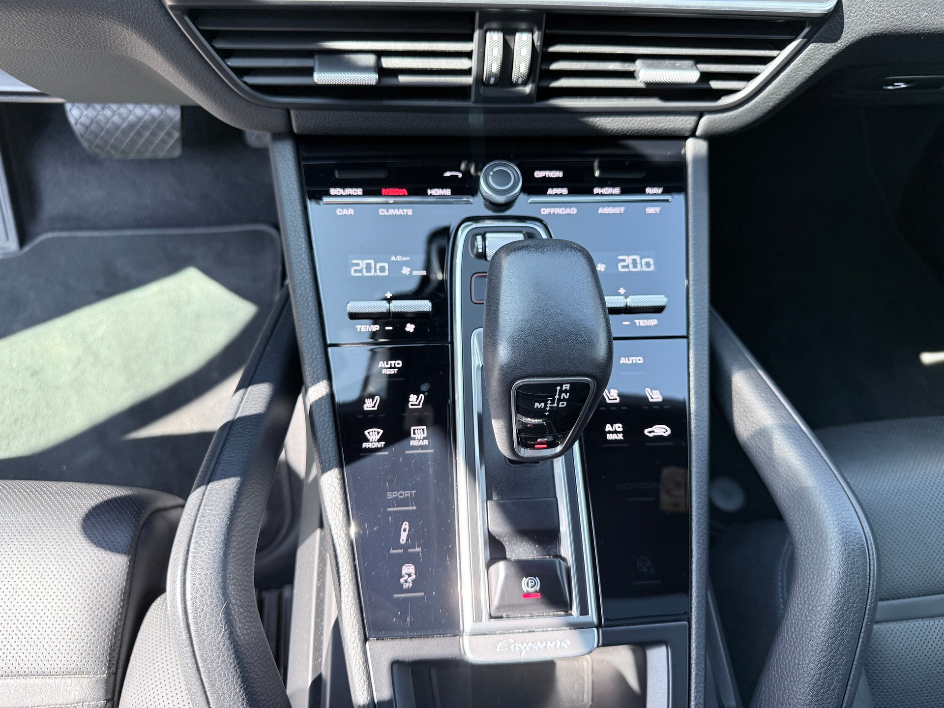 PORSCHE Cayenne Coupé-image-14