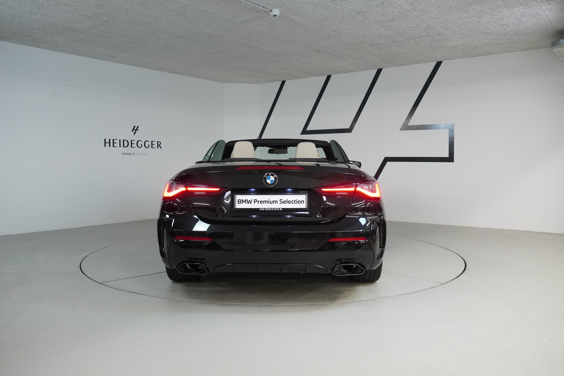 BMW M440i xDrive 48V Cabriolet Steptronic-image-13