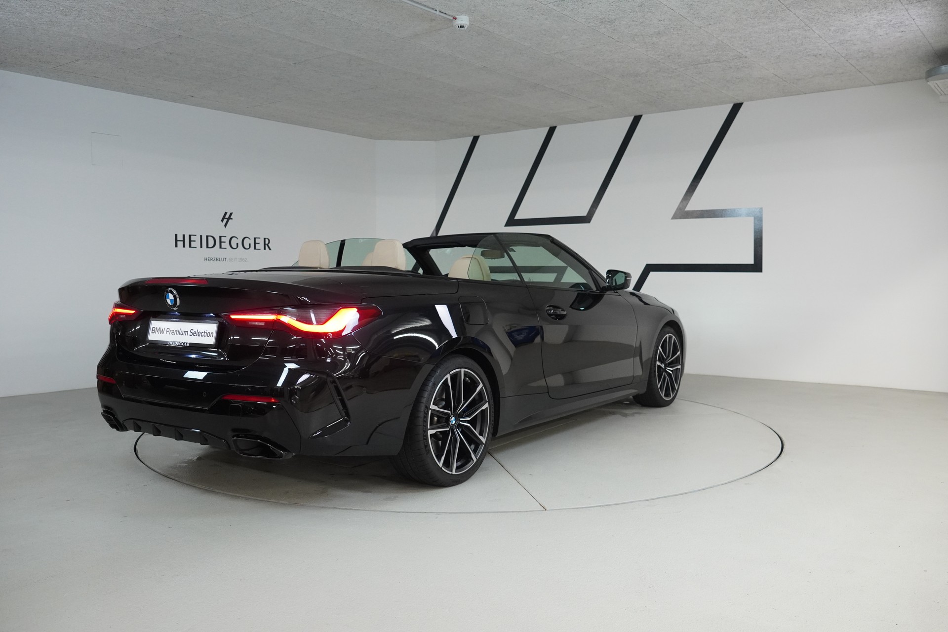 BMW M440i xDrive 48V Cabriolet Steptronic-image-14