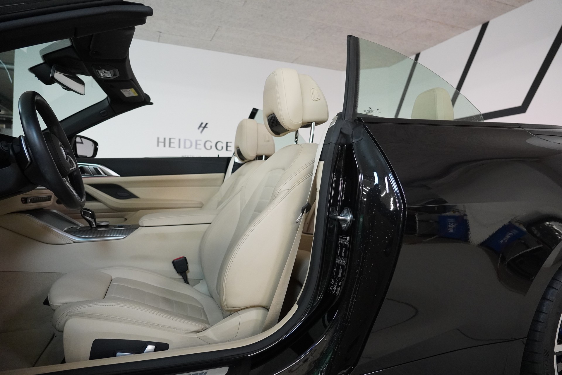 BMW M440i xDrive 48V Cabriolet Steptronic-image-18