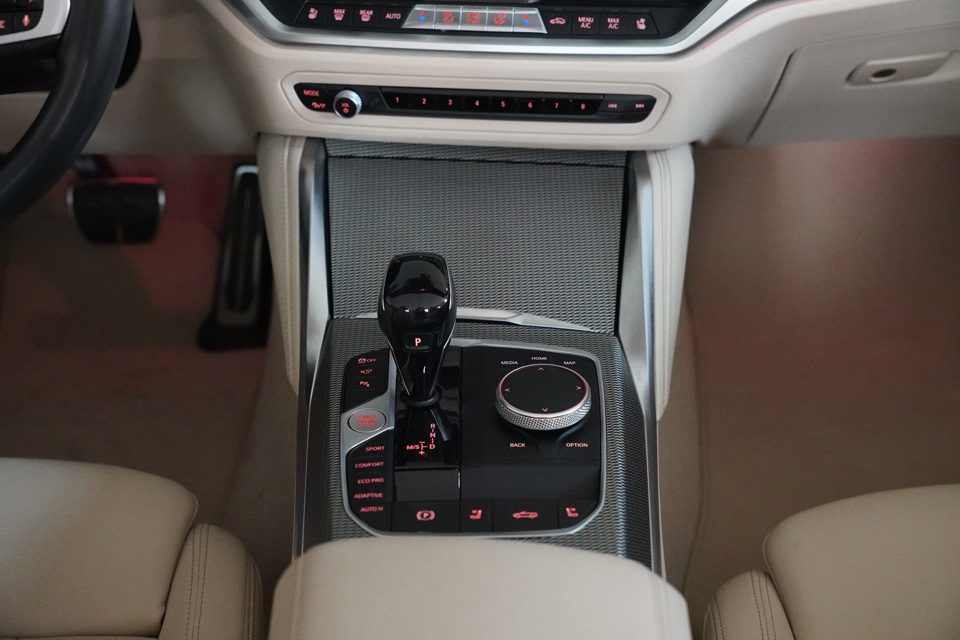 BMW M440i xDrive 48V Cabriolet Steptronic-image-26