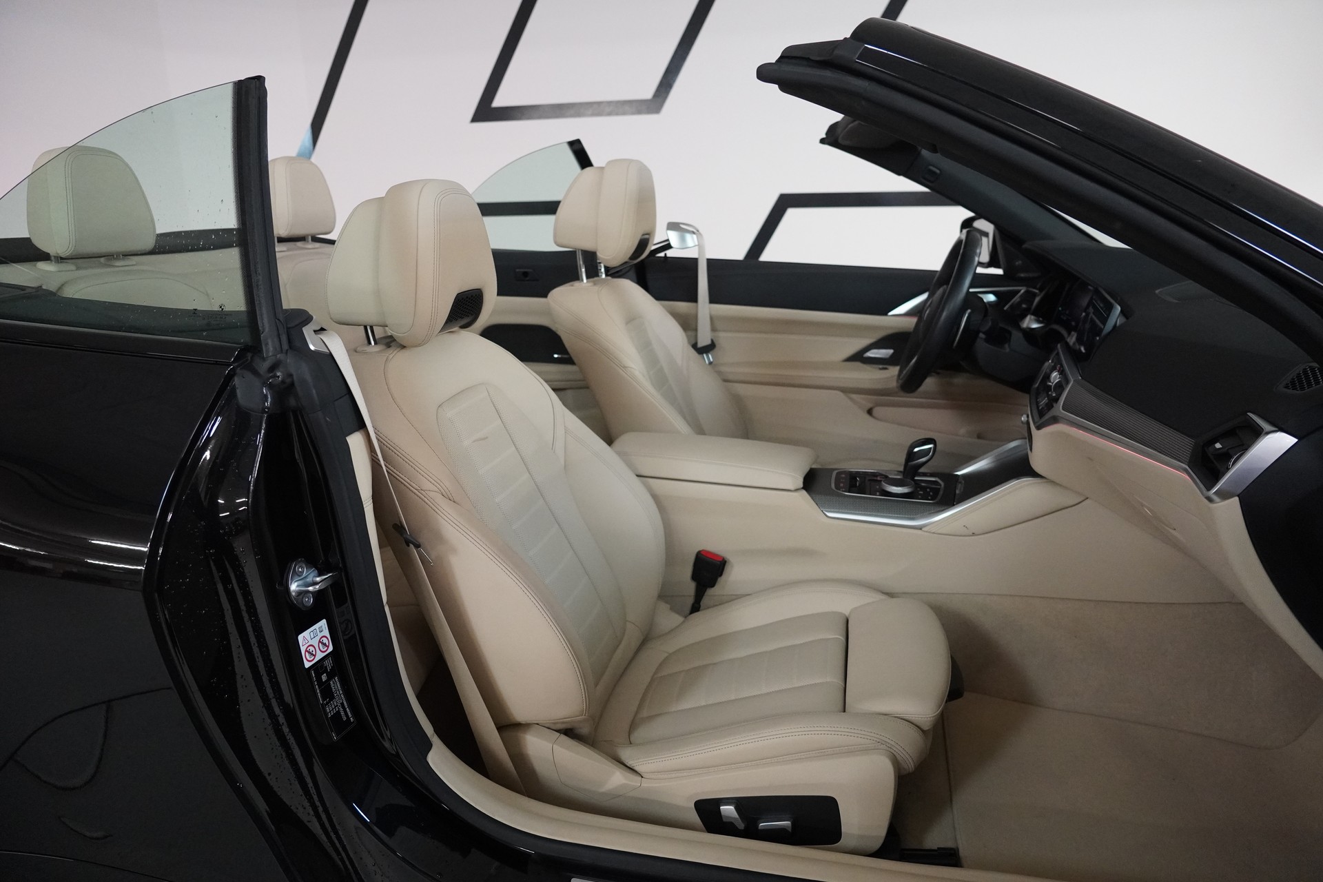 BMW M440i xDrive 48V Cabriolet Steptronic-image-21