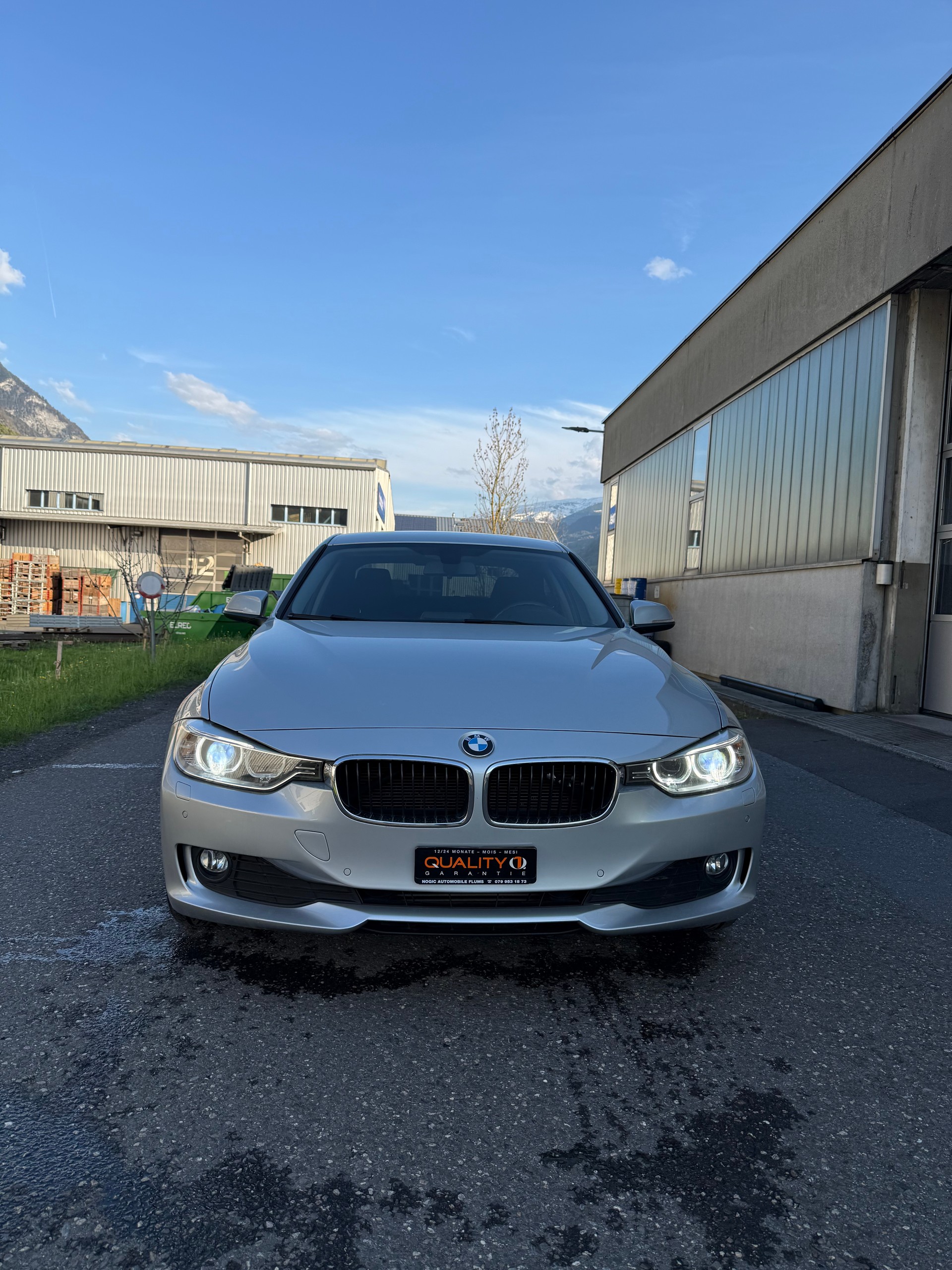 BMW 320d xDrive Steptronic-showroom-element-2
