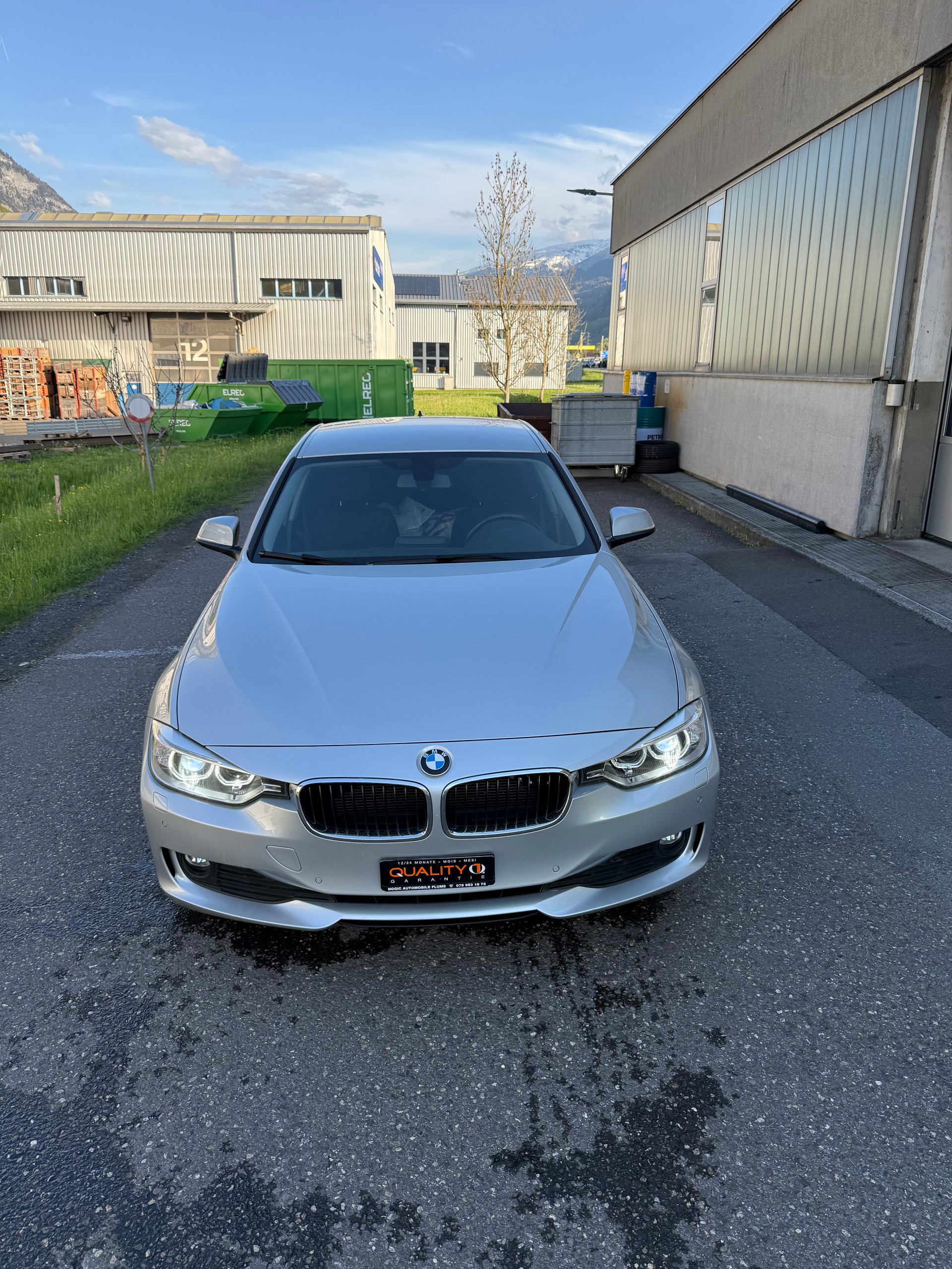 BMW 320d xDrive Steptronic-showroom-element-3