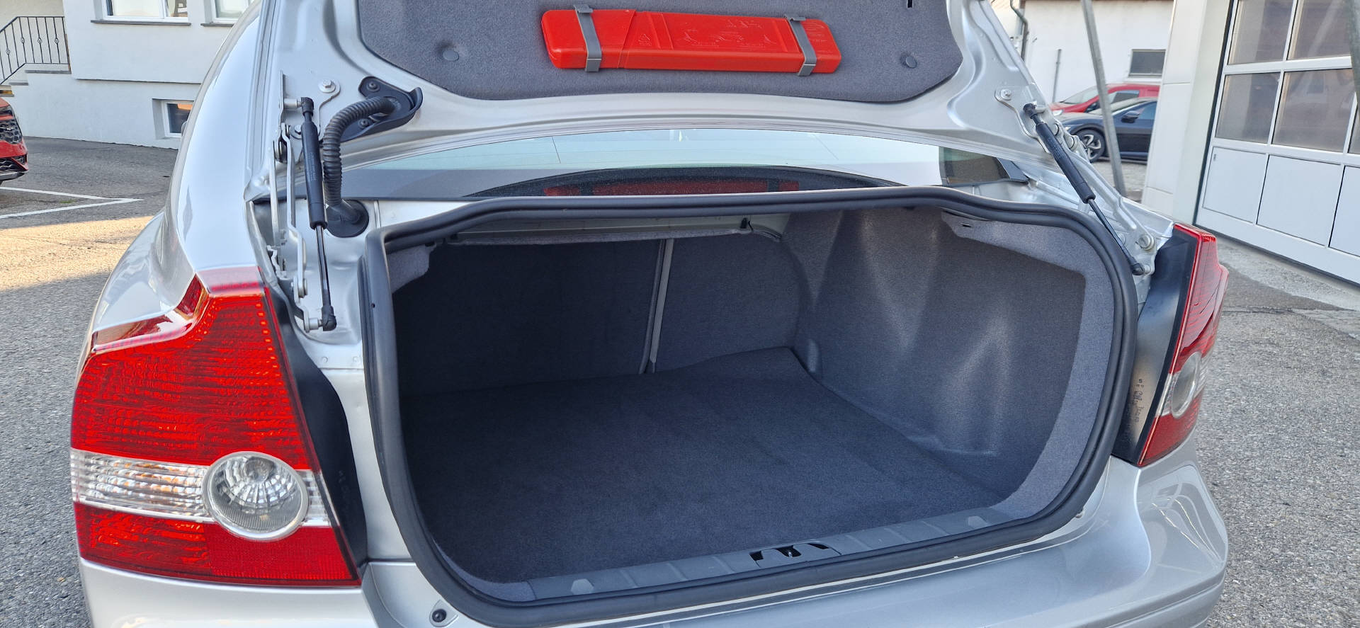 VOLVO S40 2.4I Kinetic-image-13