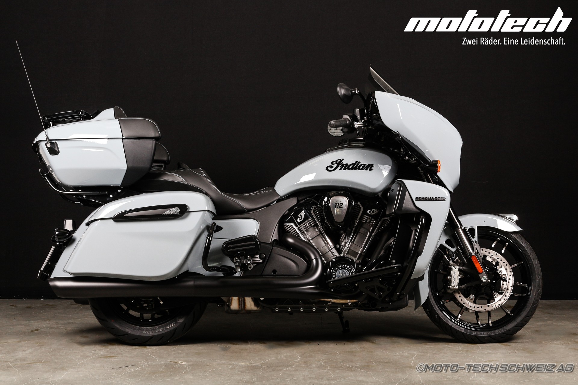 INDIAN Roadmaster Power Plus Dark Horse-image-0