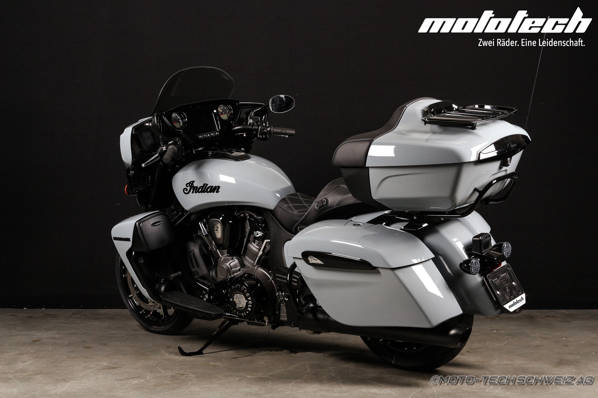 INDIAN Roadmaster Power Plus Dark Horse-image-2