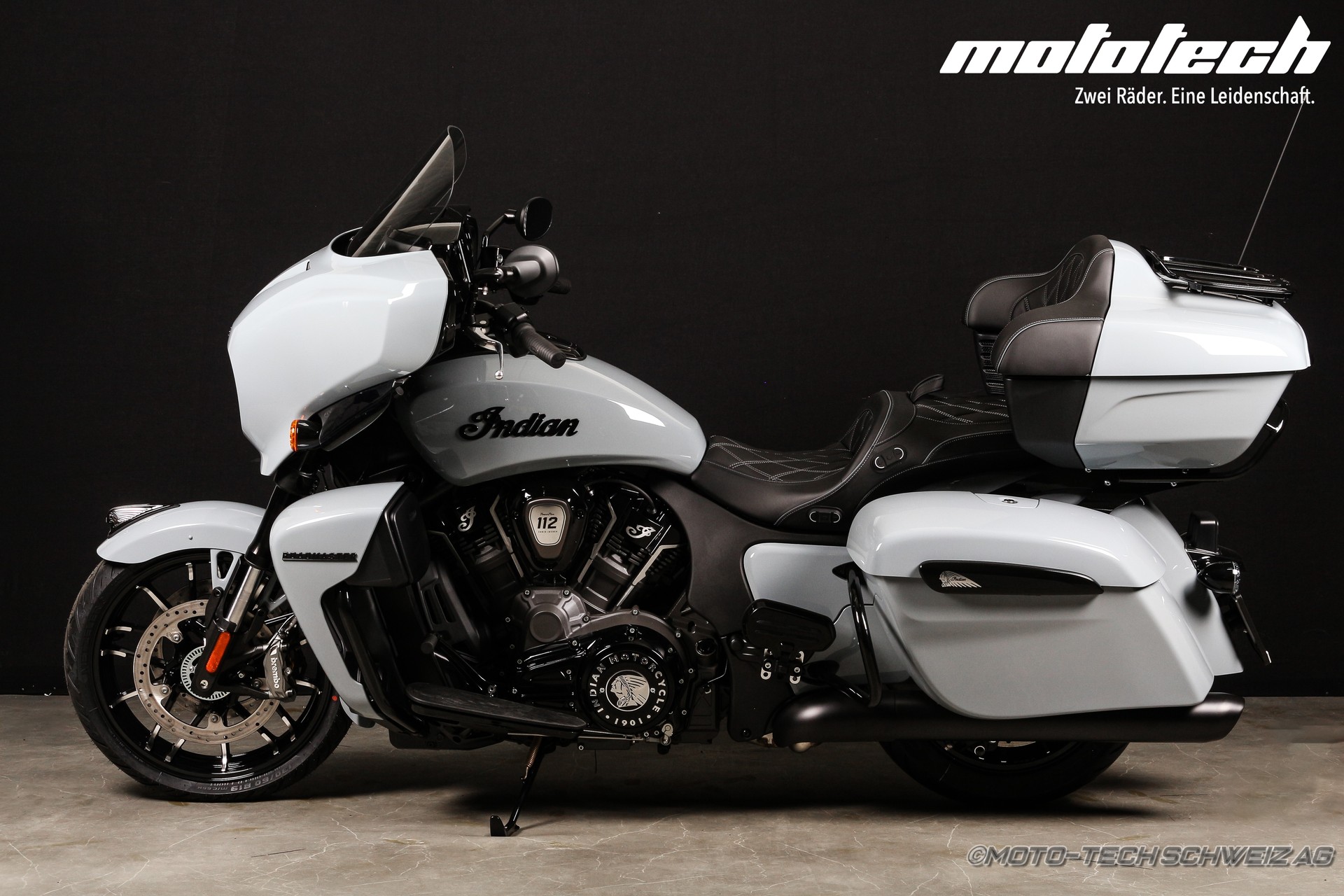 INDIAN Roadmaster Power Plus Dark Horse-image-3