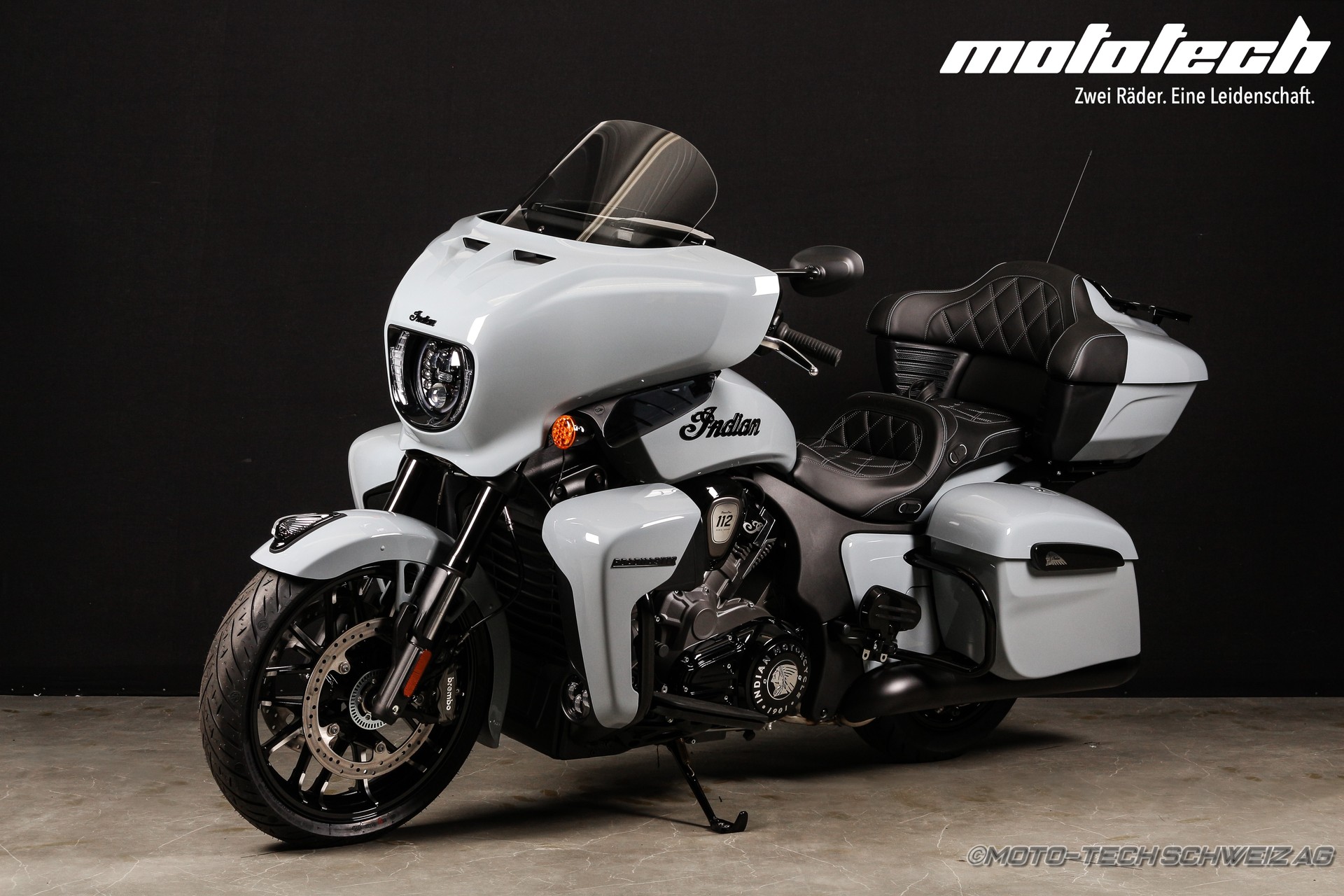 INDIAN Roadmaster Power Plus Dark Horse-image-4